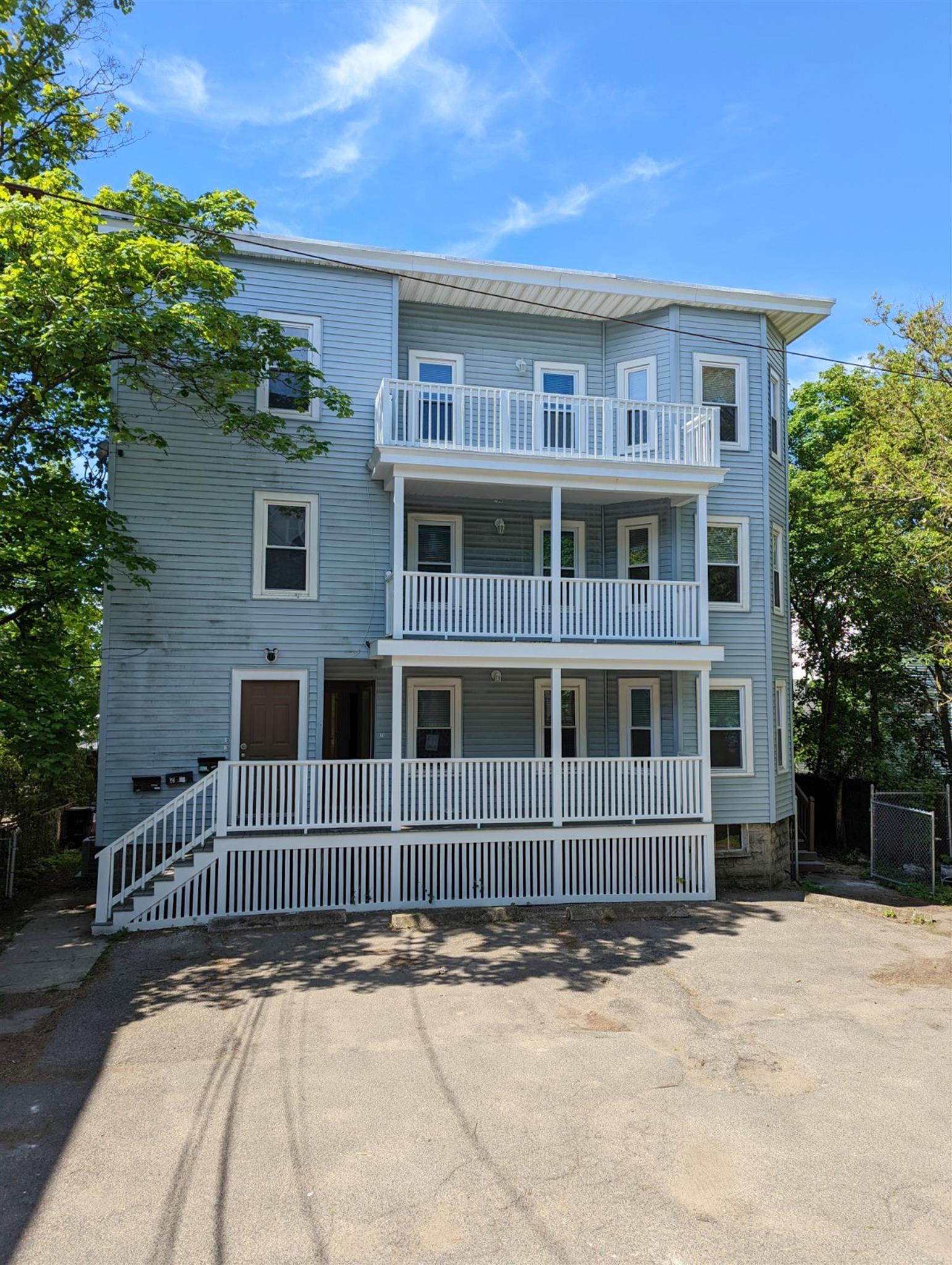 10 Lowell Cir, Porter Square