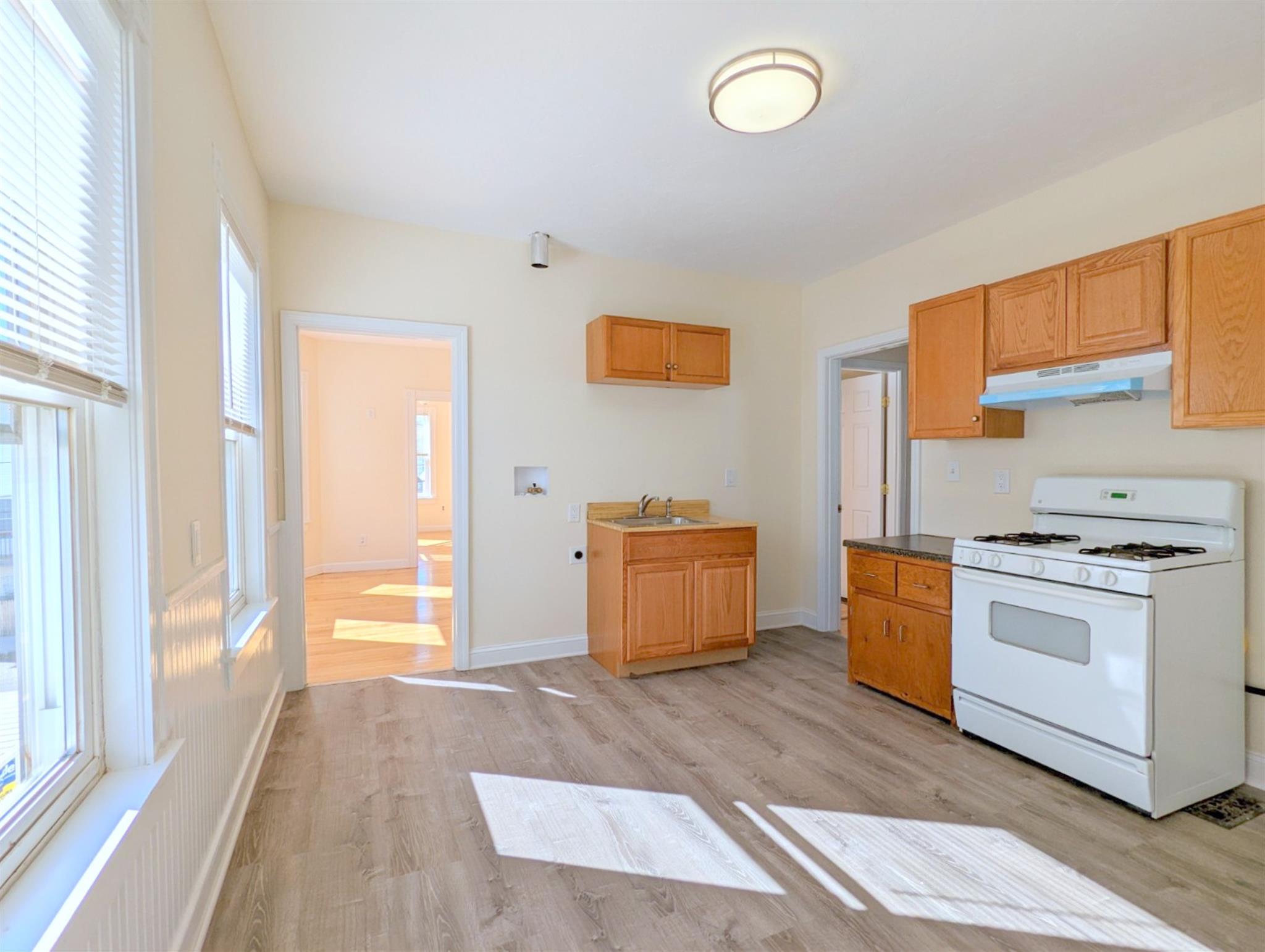 93 Madison Ave, Everett