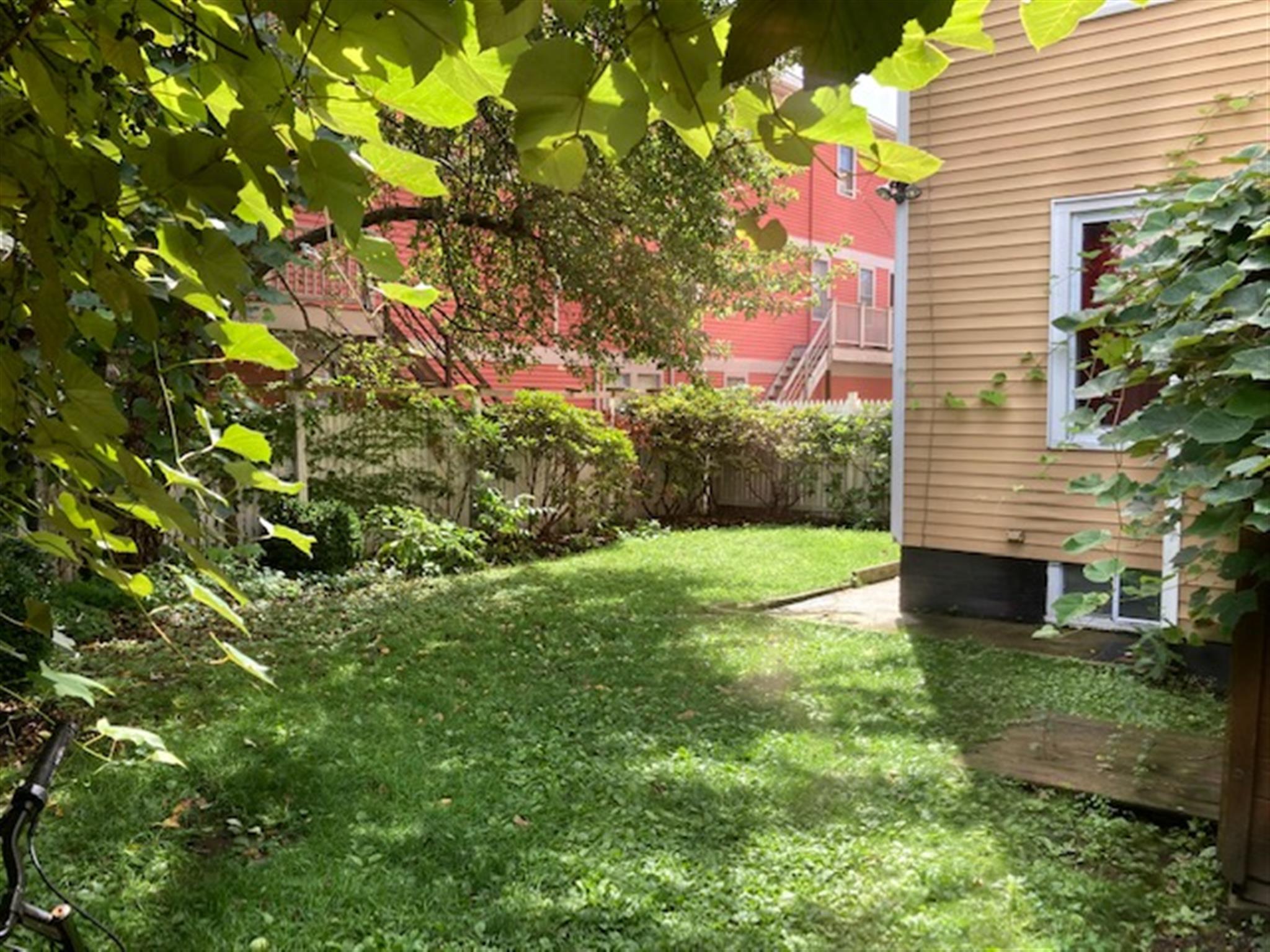 225 Charles St, East Cambridge