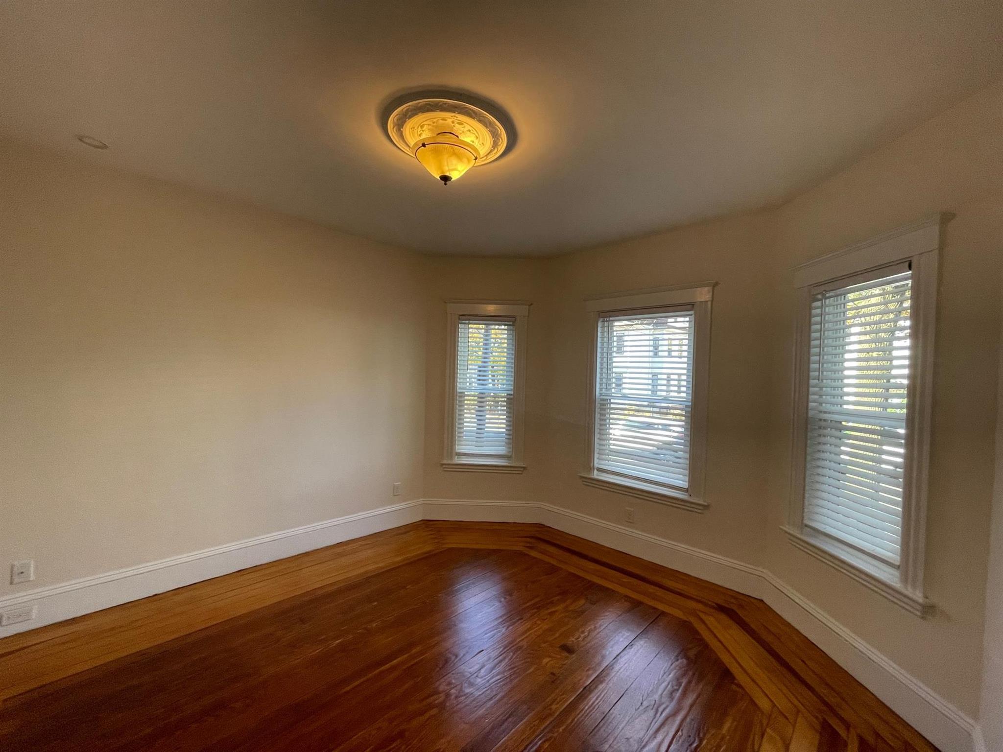 153 Willow Ave, Davis Square