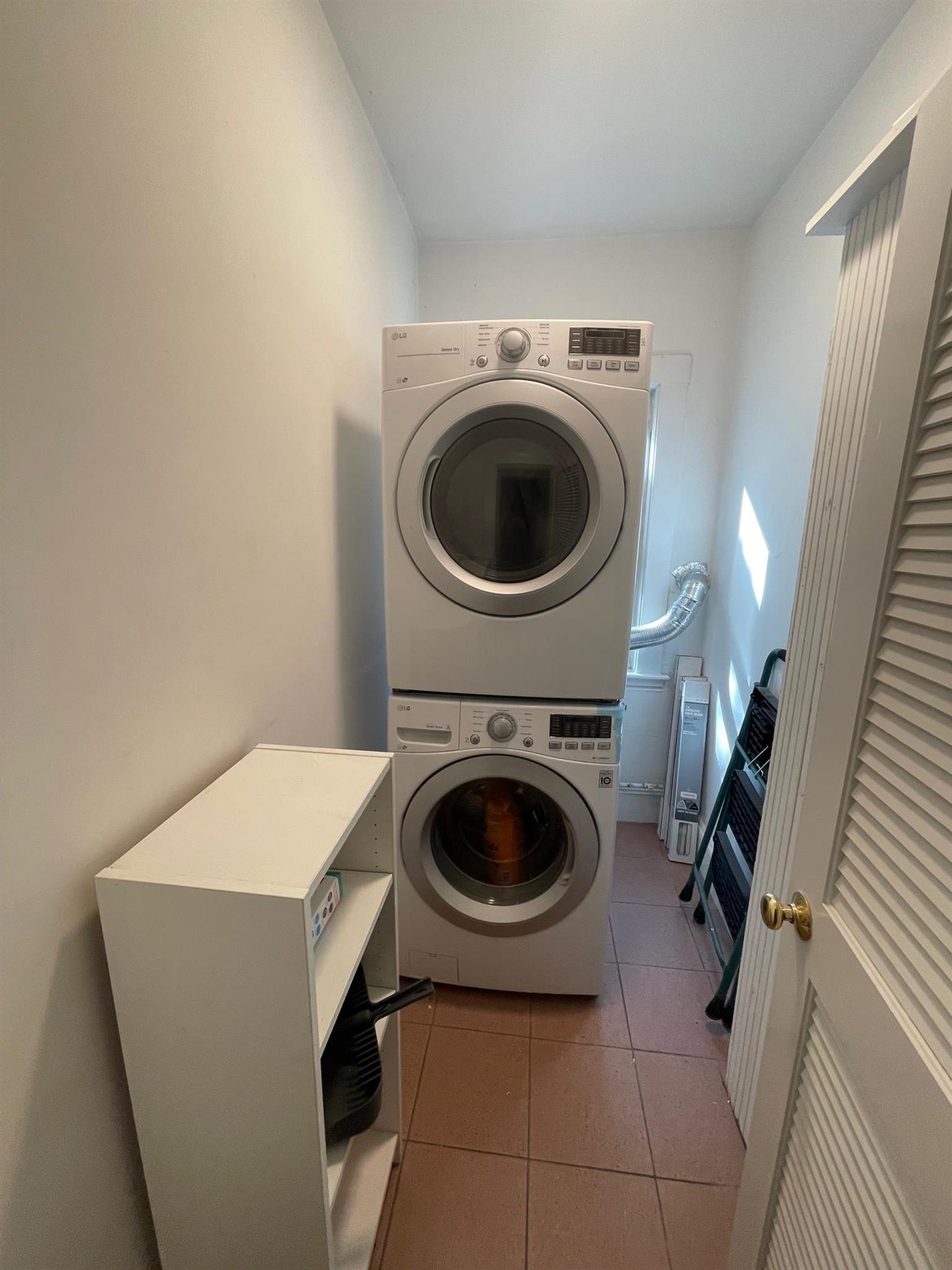 153 Willow Ave, Davis Square