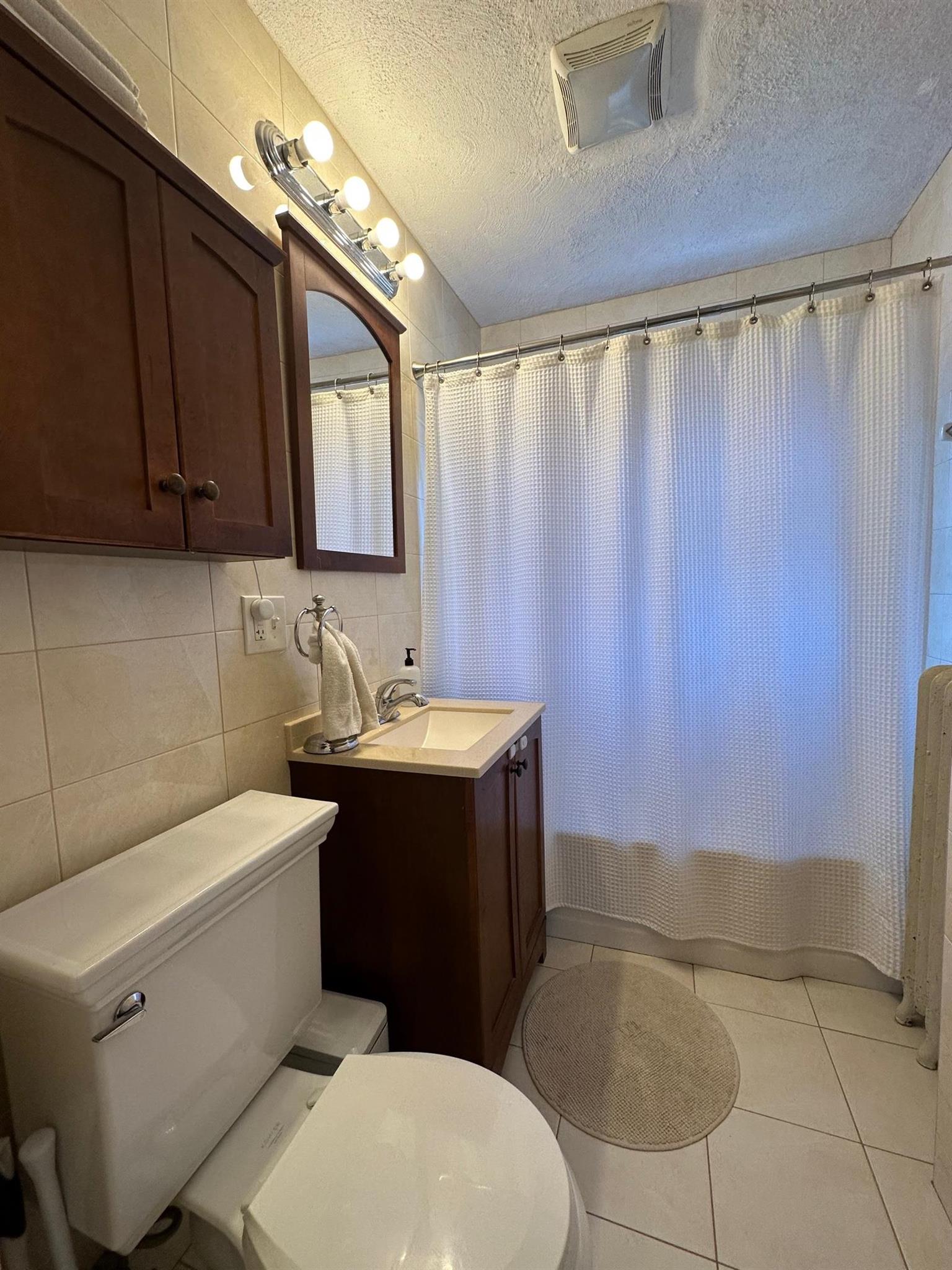 74 Cotting St, Medford