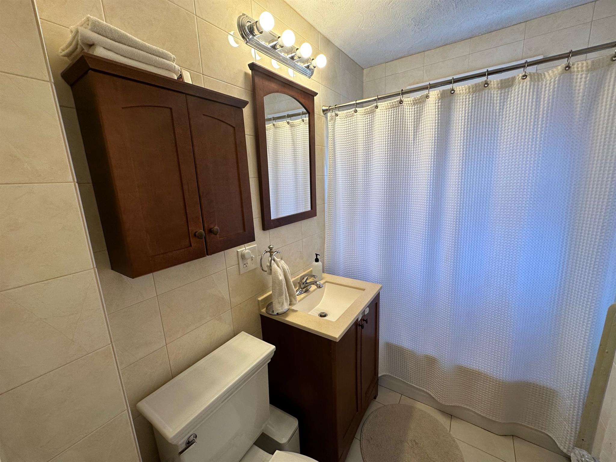 74 Cotting St, Medford