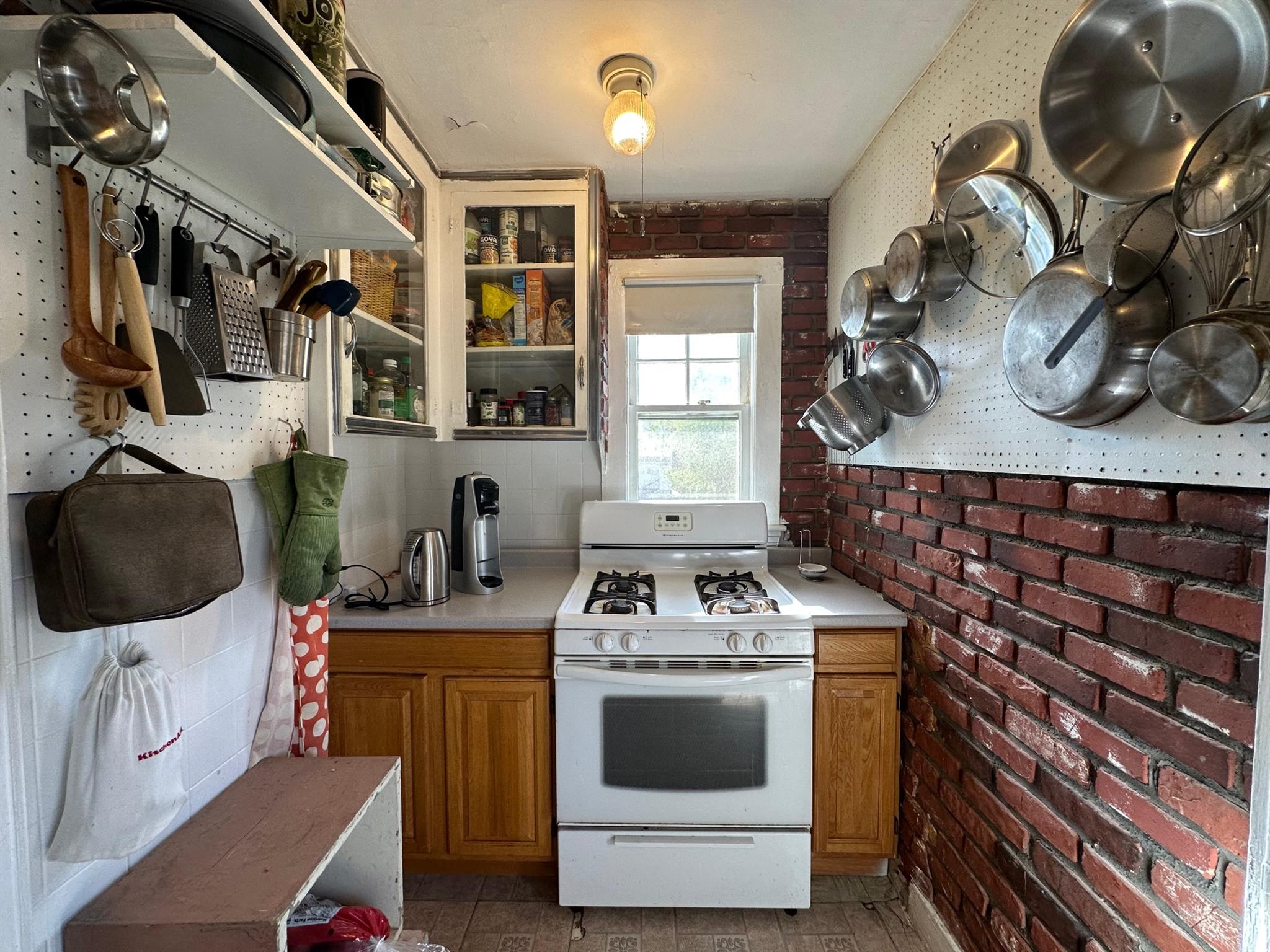 74 Cotting St, Medford