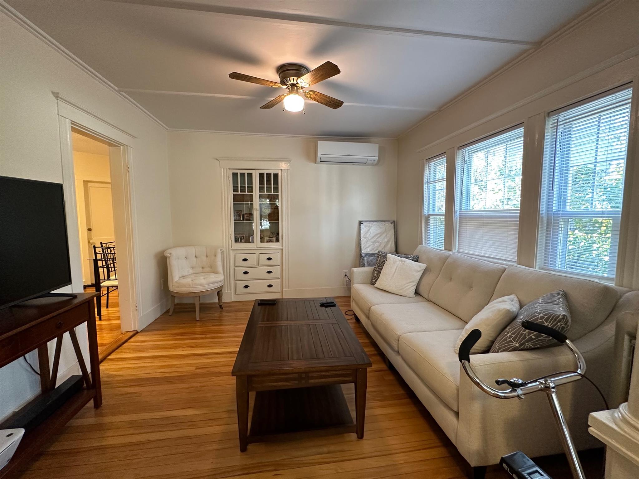 96 Frederick Ave, Medford