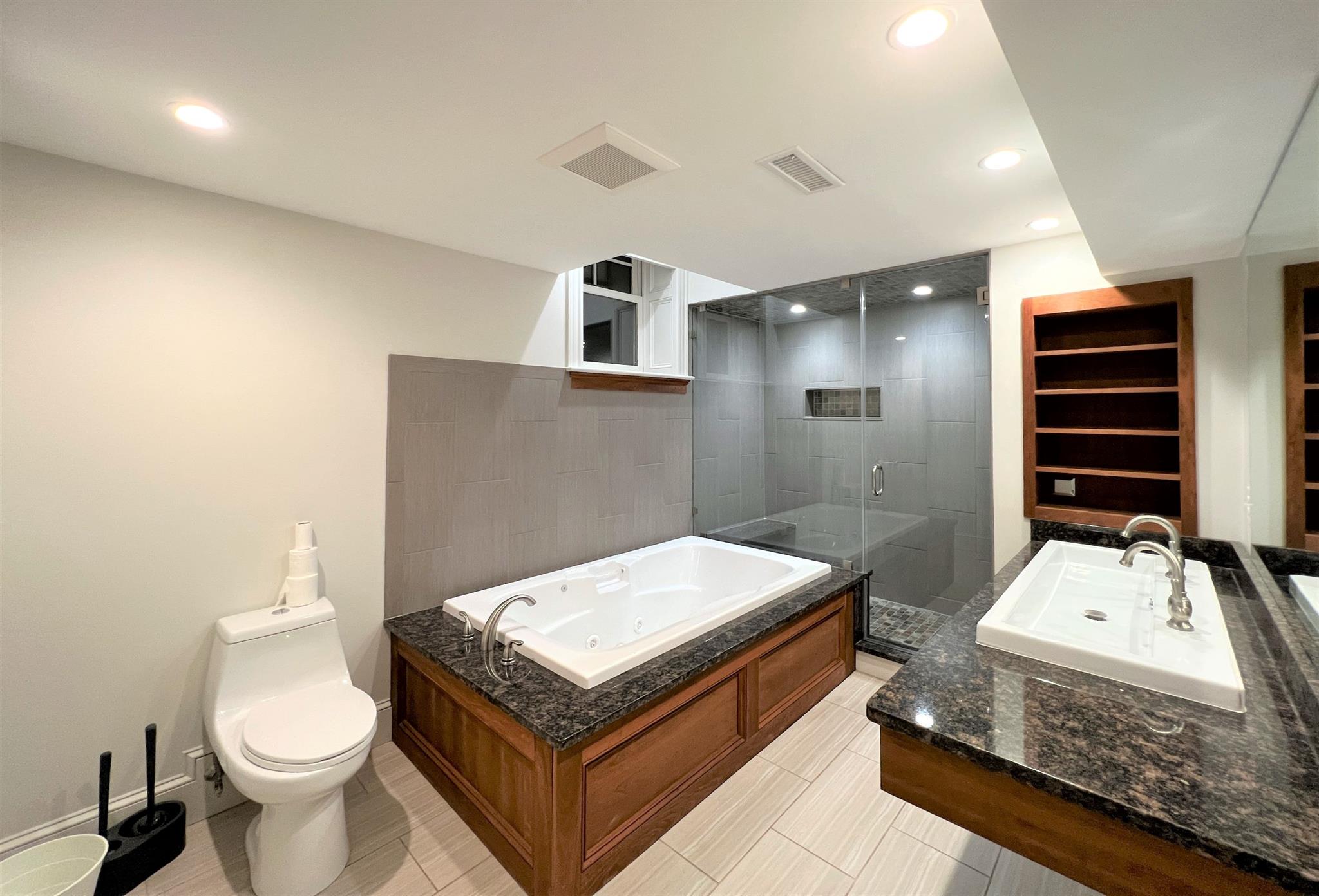 40 Laurel St, Spring Hill