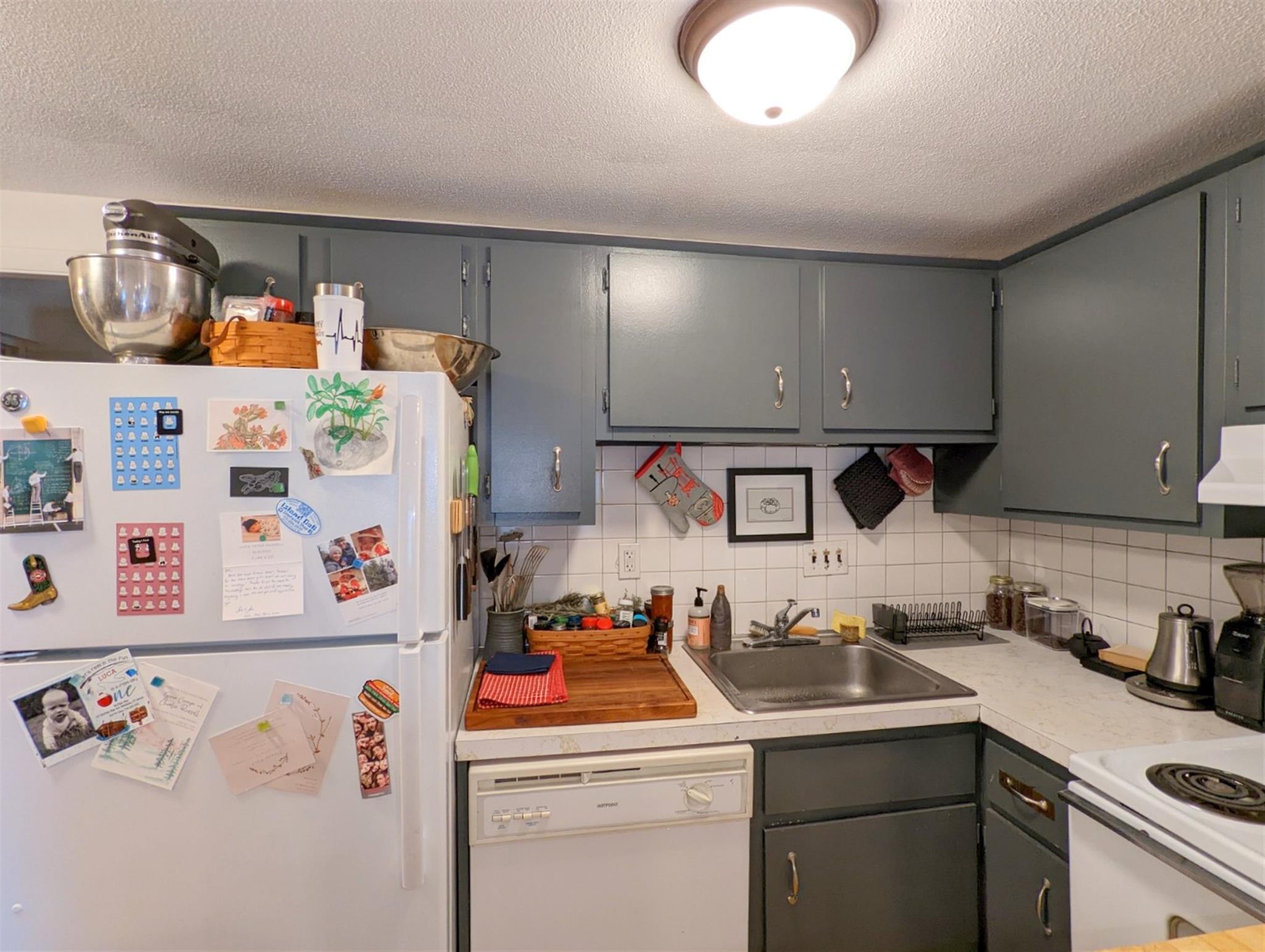 102 Alpine St, Magoun Square