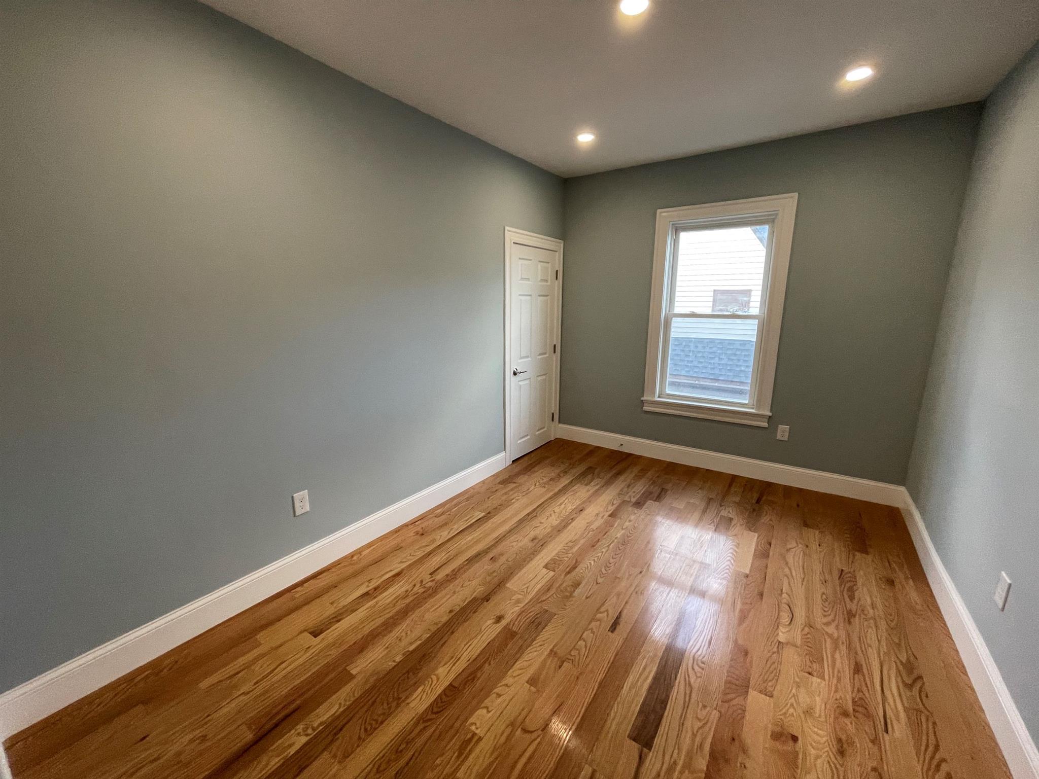 374 Oxford St, Porter Square