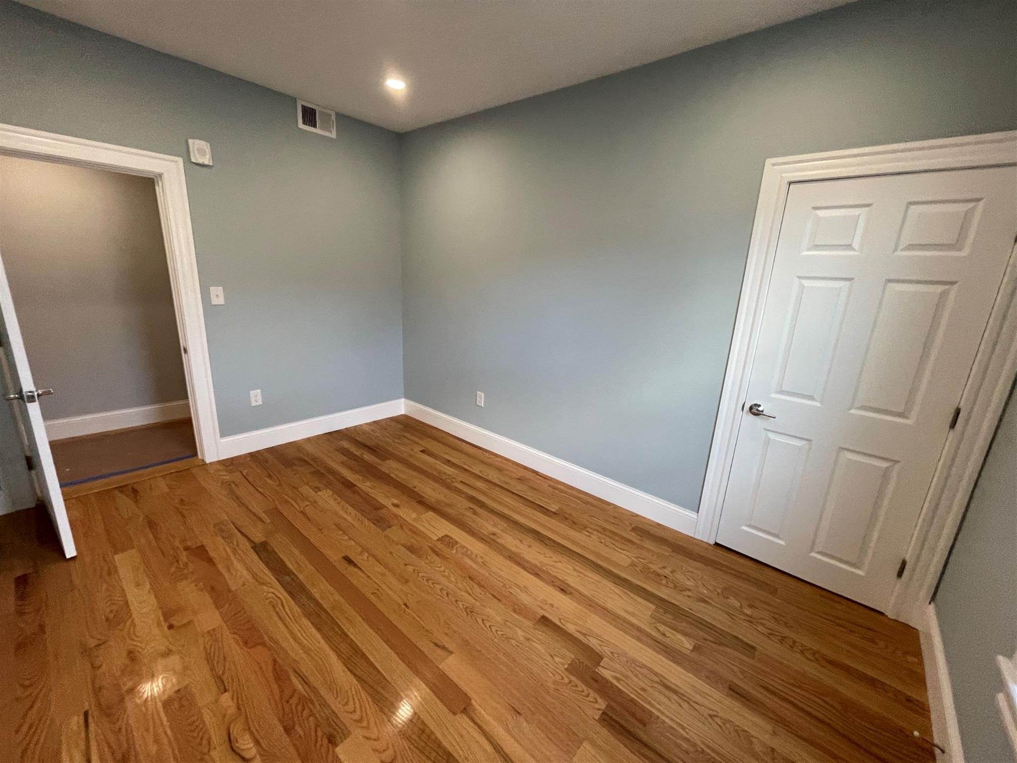 374 Oxford St, Porter Square