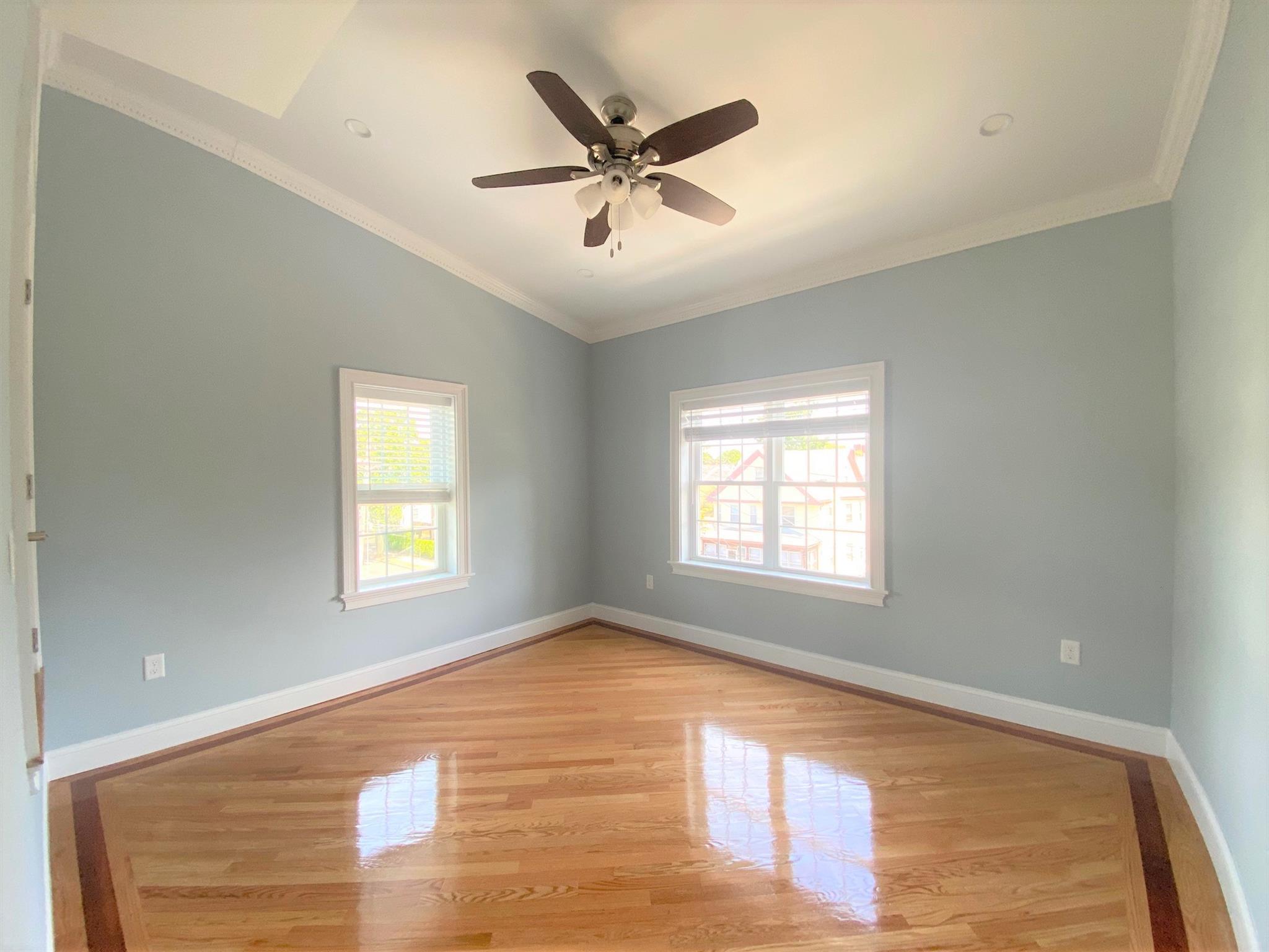 66 Dudley St, Medford