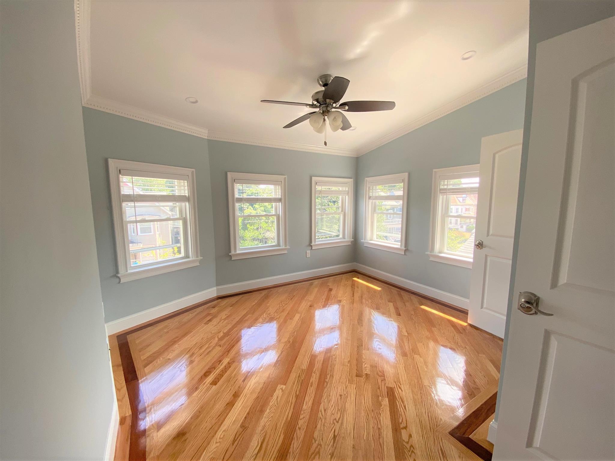 66 Dudley St, Medford