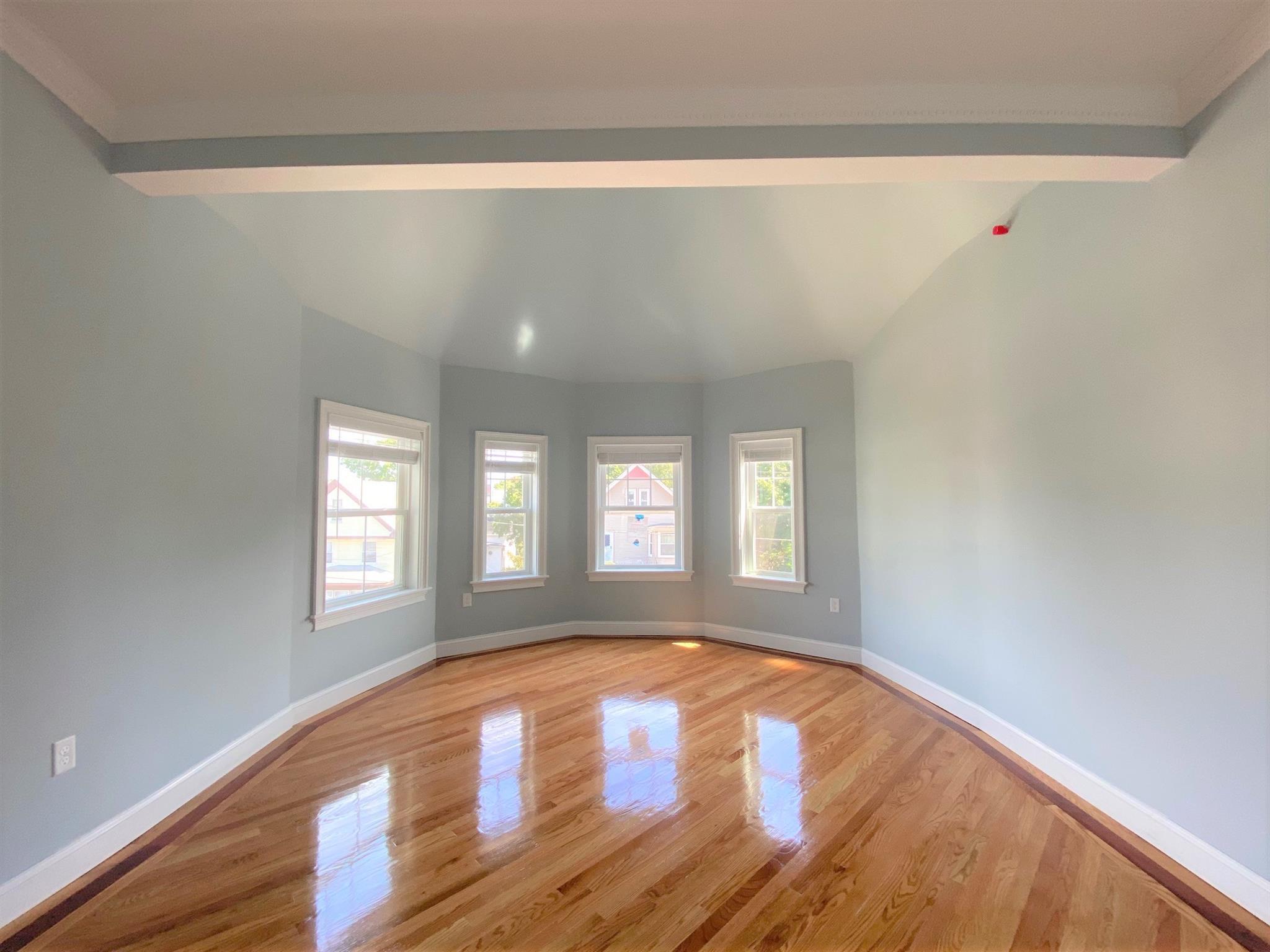 66 Dudley St, Medford