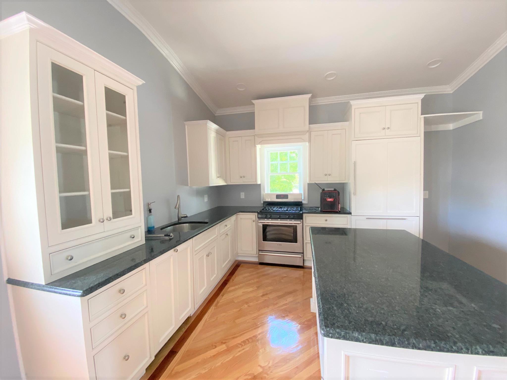 66 Dudley St, Medford