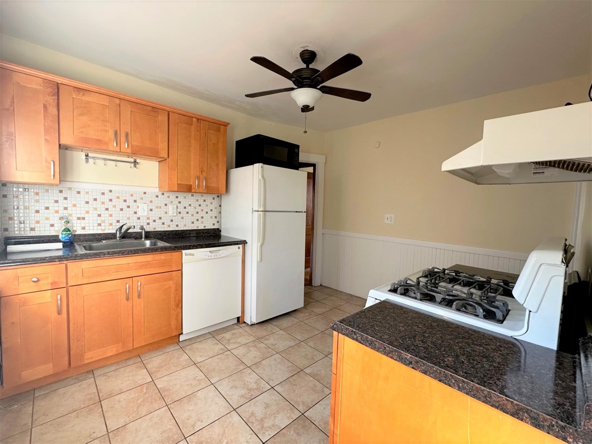 11 Dartmouth St, Arlington