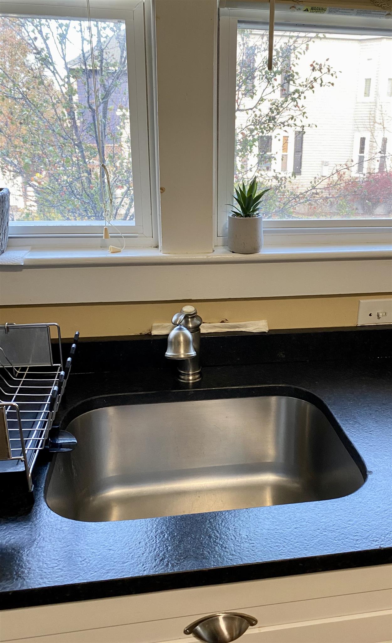 75 Brookings St, Medford