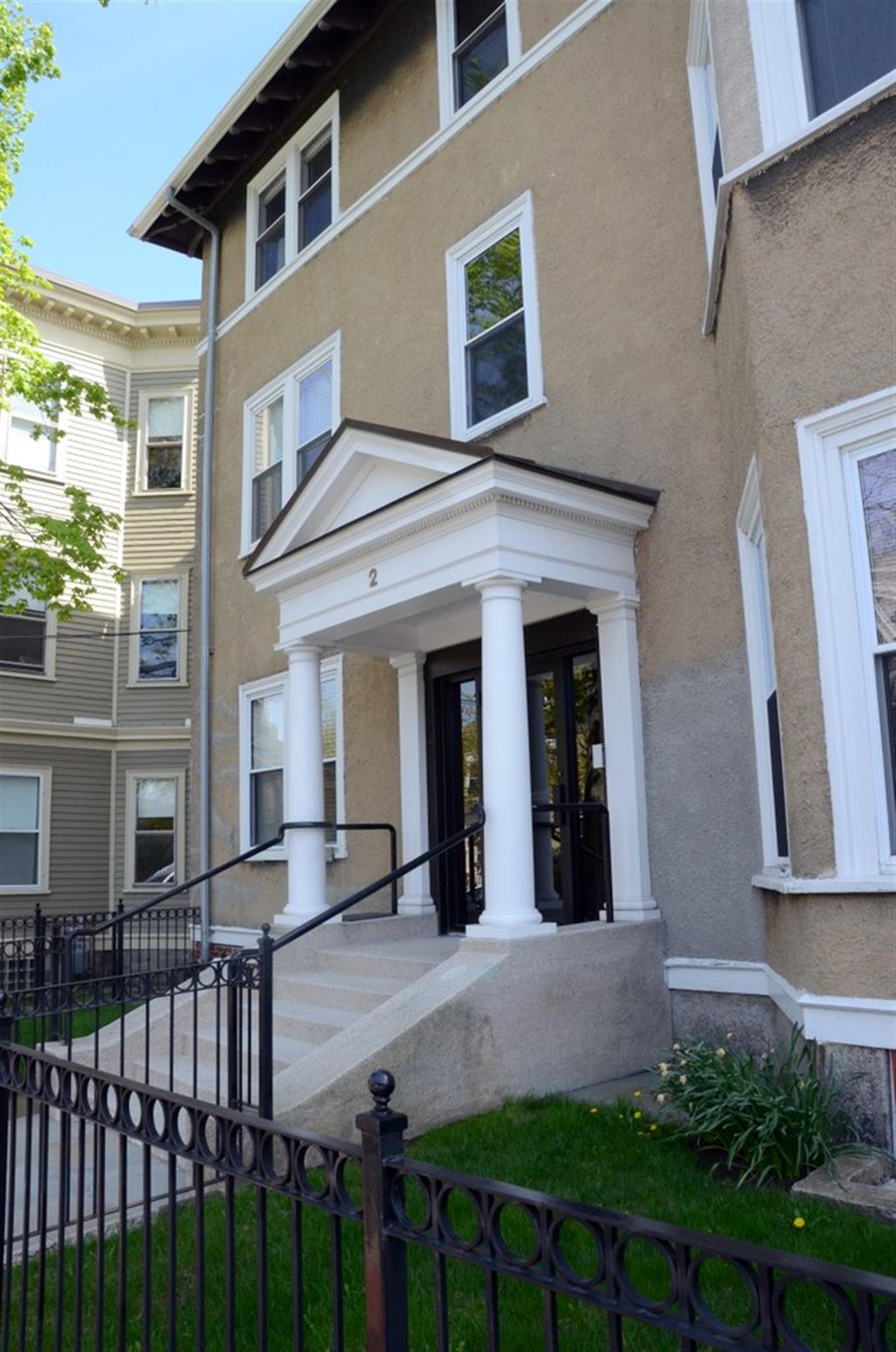 2 Sacramento St, Harvard Square