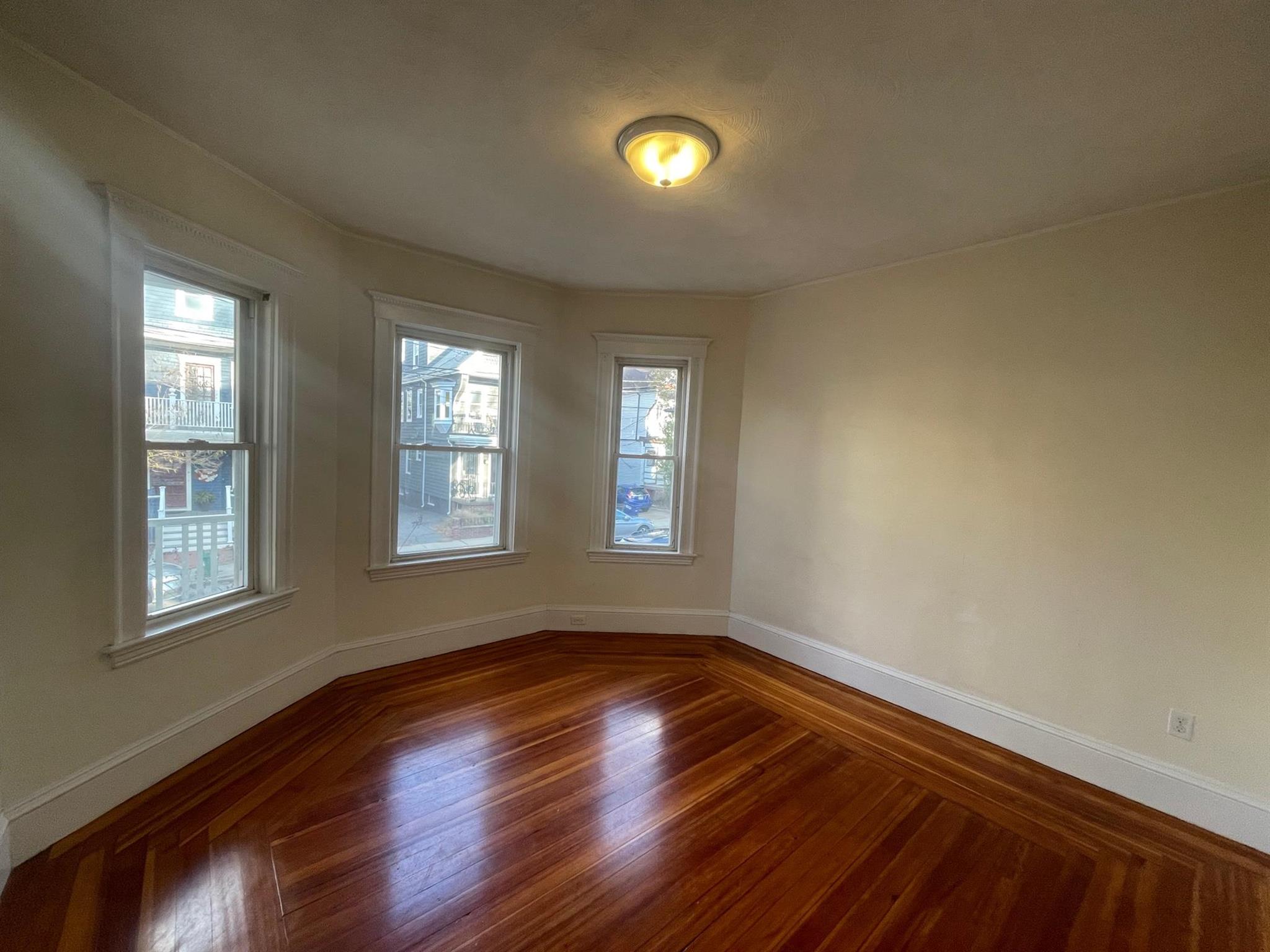 32 Pearson Rd, Davis Square