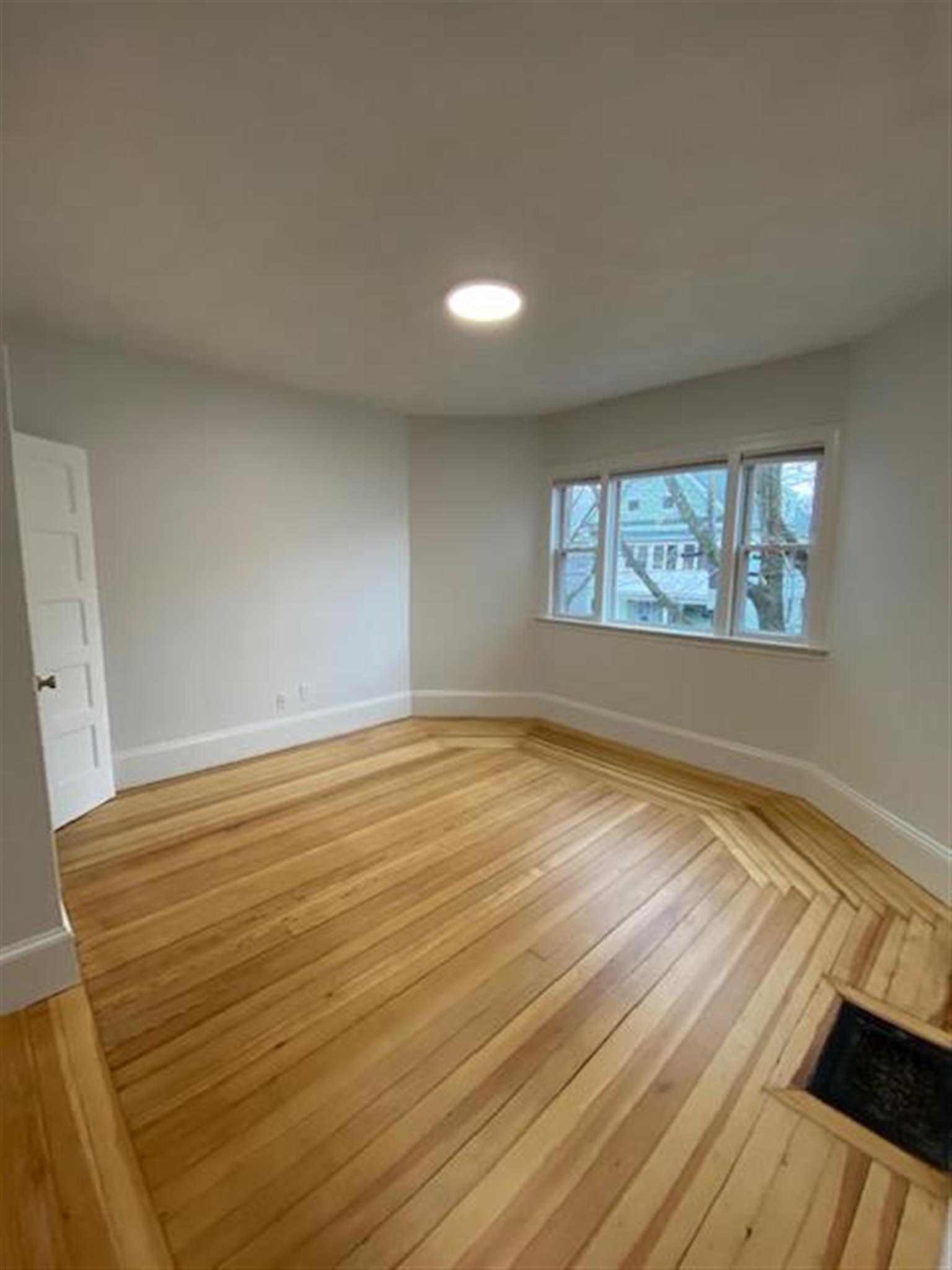 37 Spencer Ave, Davis Square