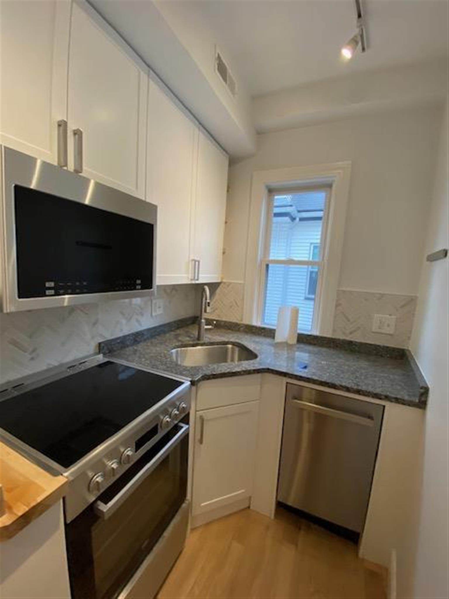 37 Spencer Ave, Davis Square