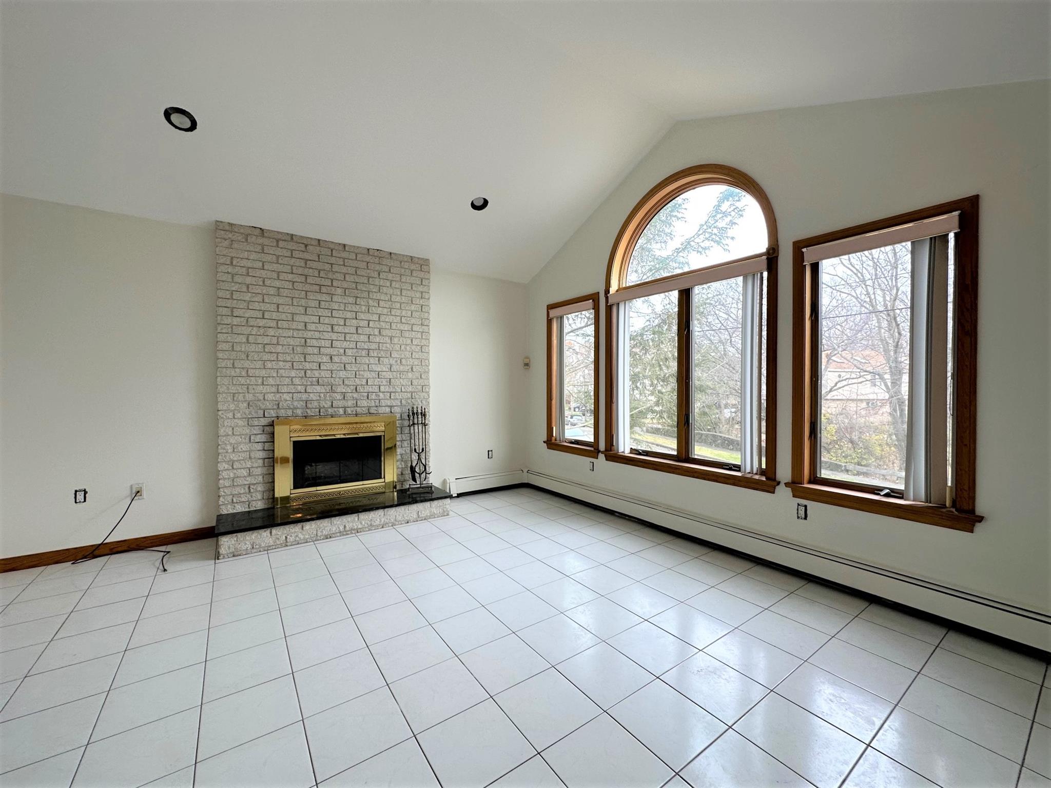 116 Grover Rd, Medford