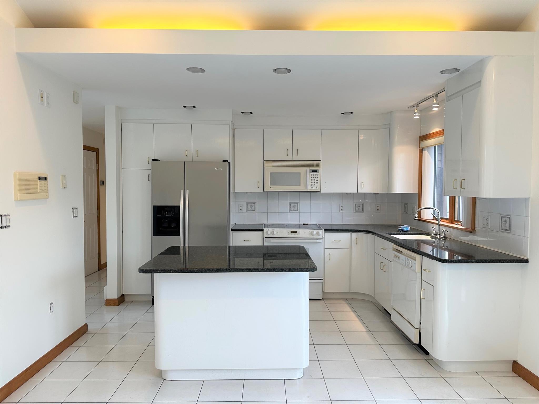 116 Grover Rd, Medford