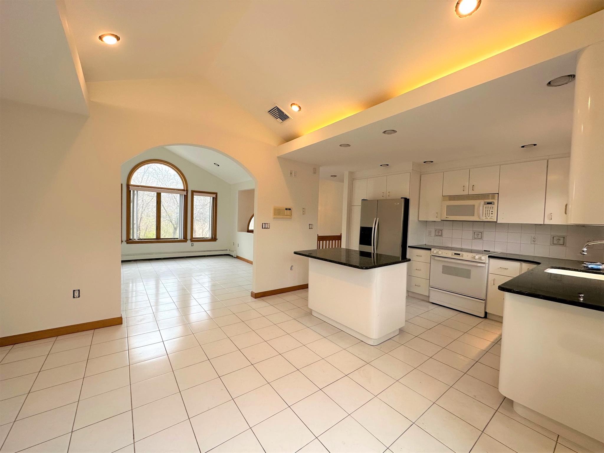 116 Grover Rd, Medford