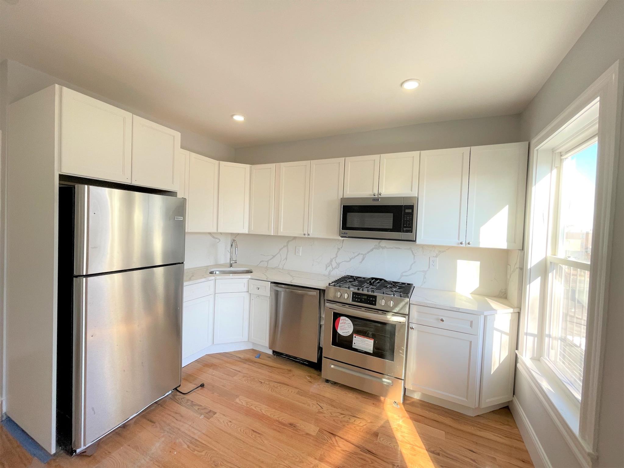 372 Oxford St, Porter Square