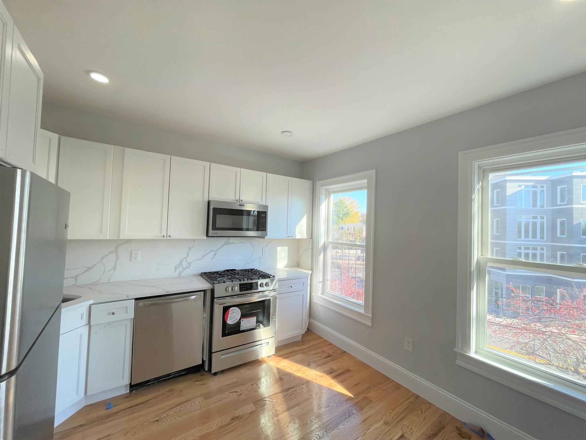 372 Oxford St, Porter Square