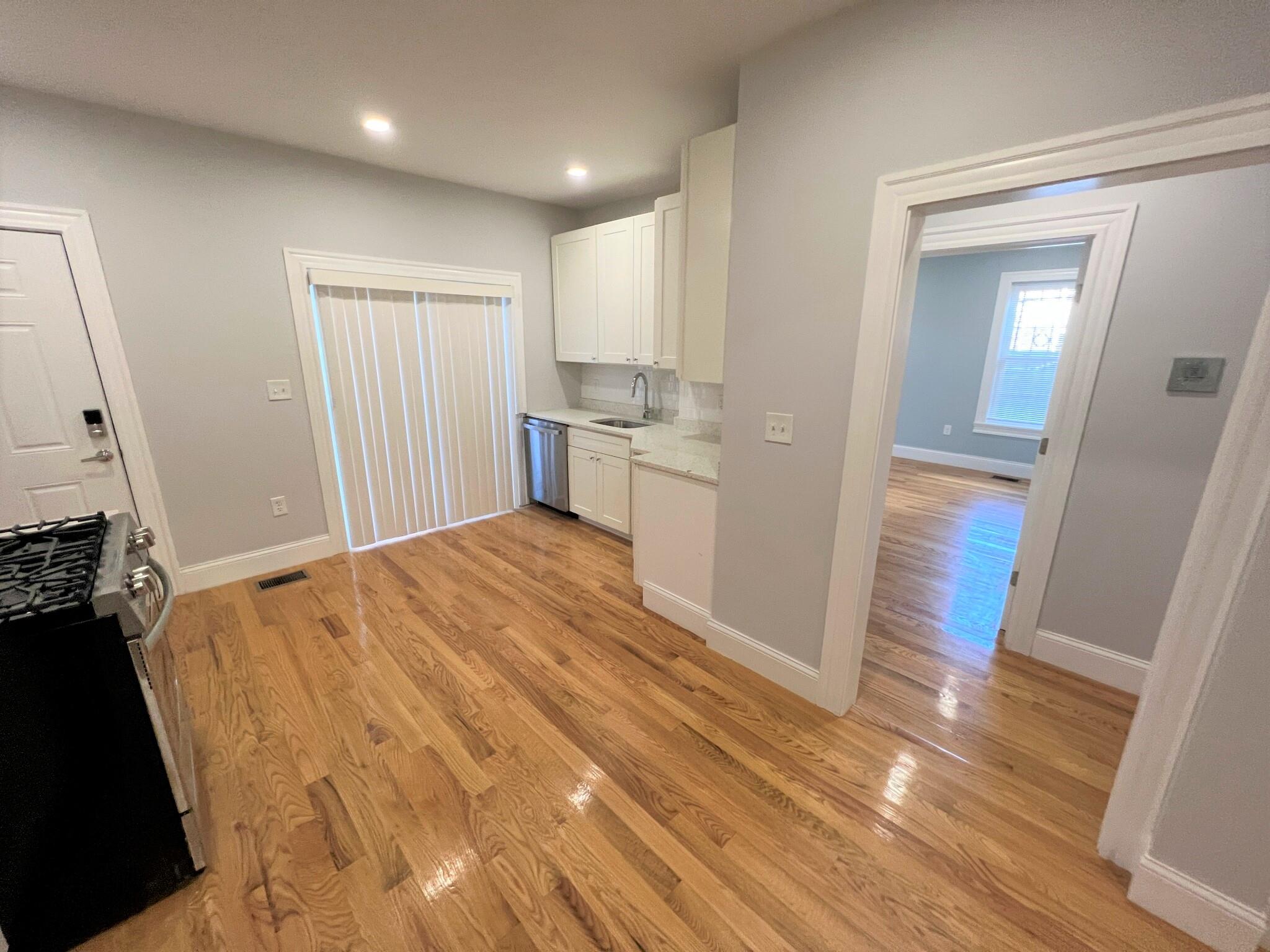 374 Oxford St, Porter Square