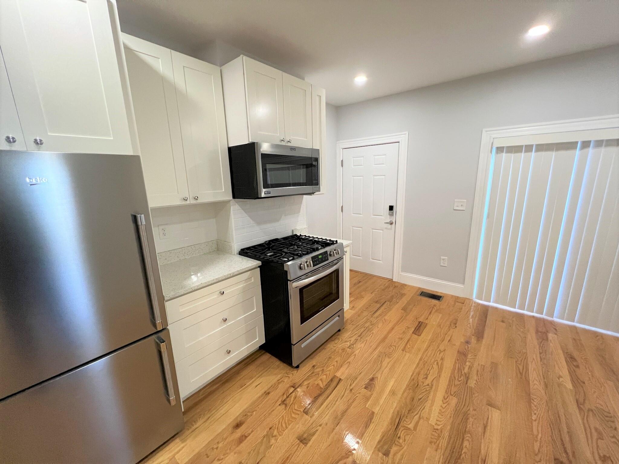 374 Oxford St, Porter Square