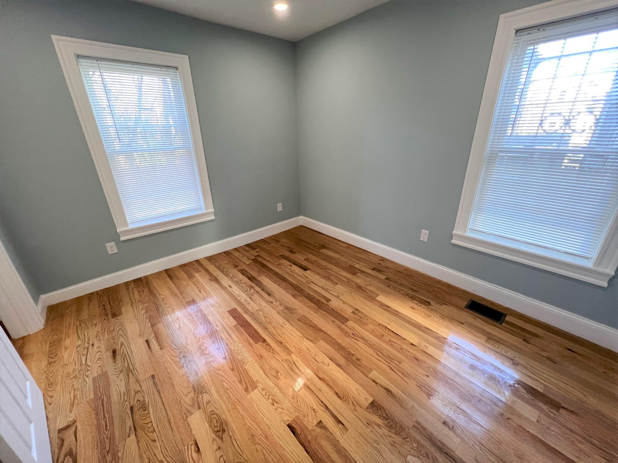 374 Oxford St, Porter Square