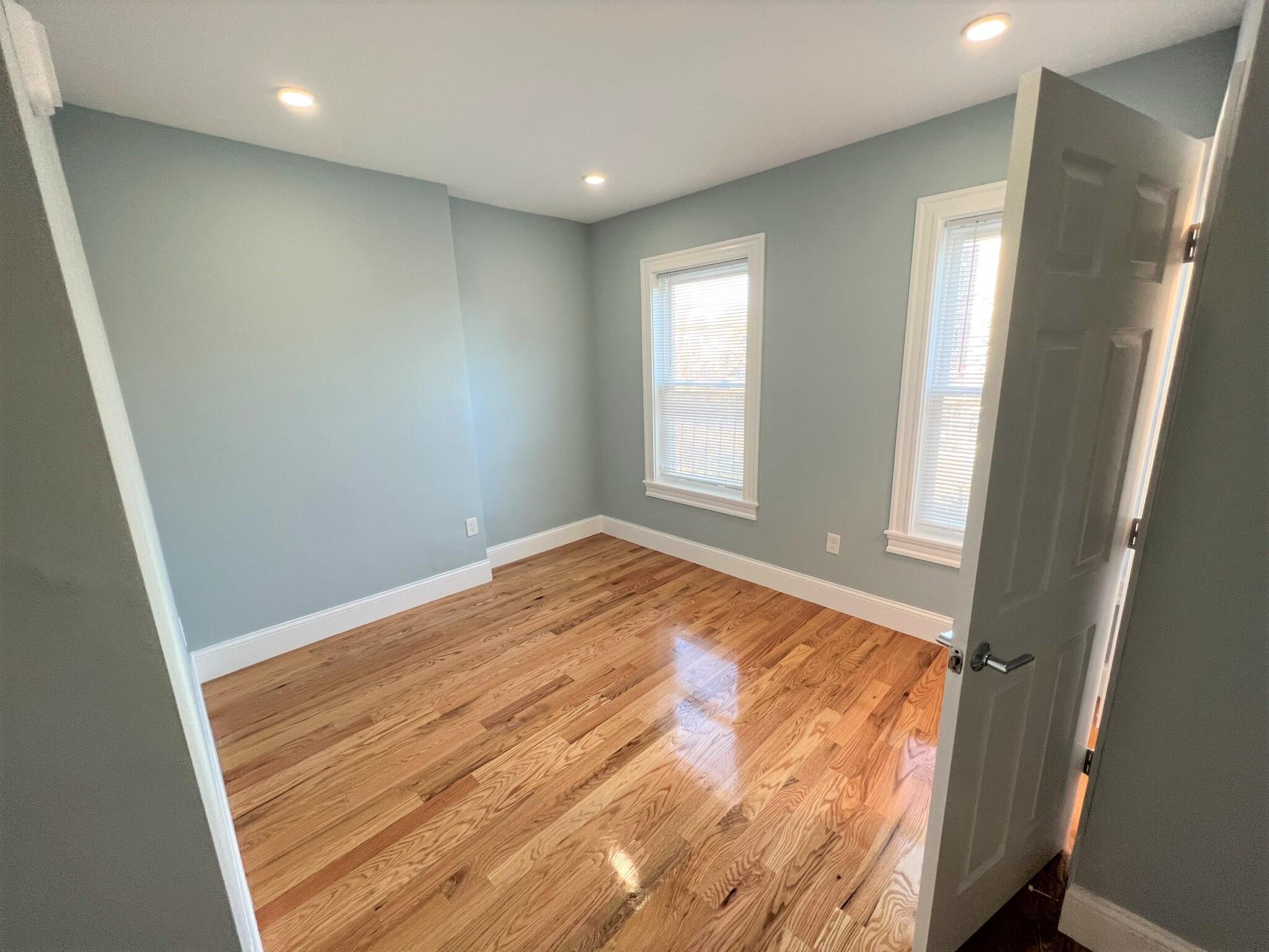 372 Oxford St, Porter Square