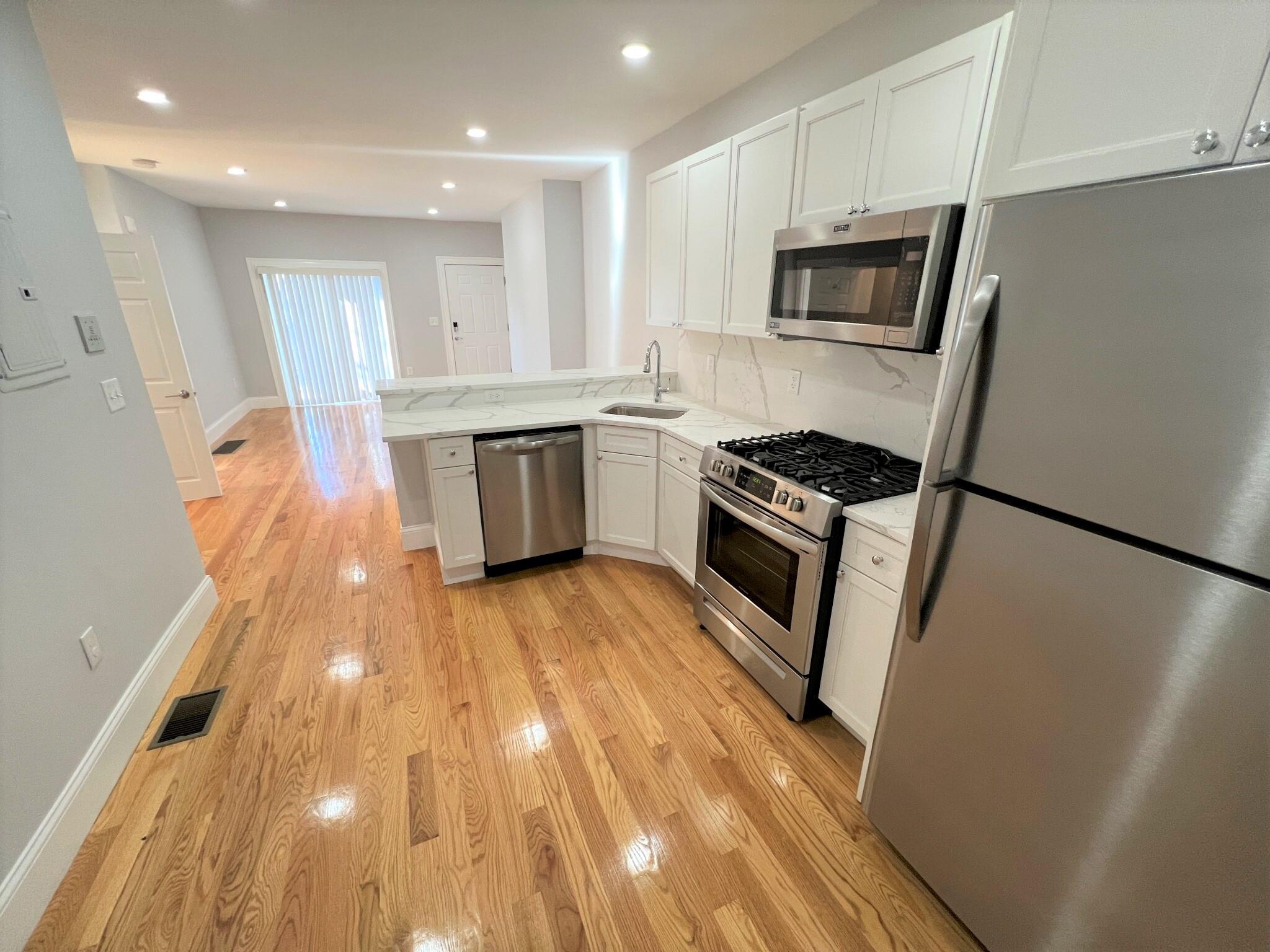 372 Oxford St, Porter Square