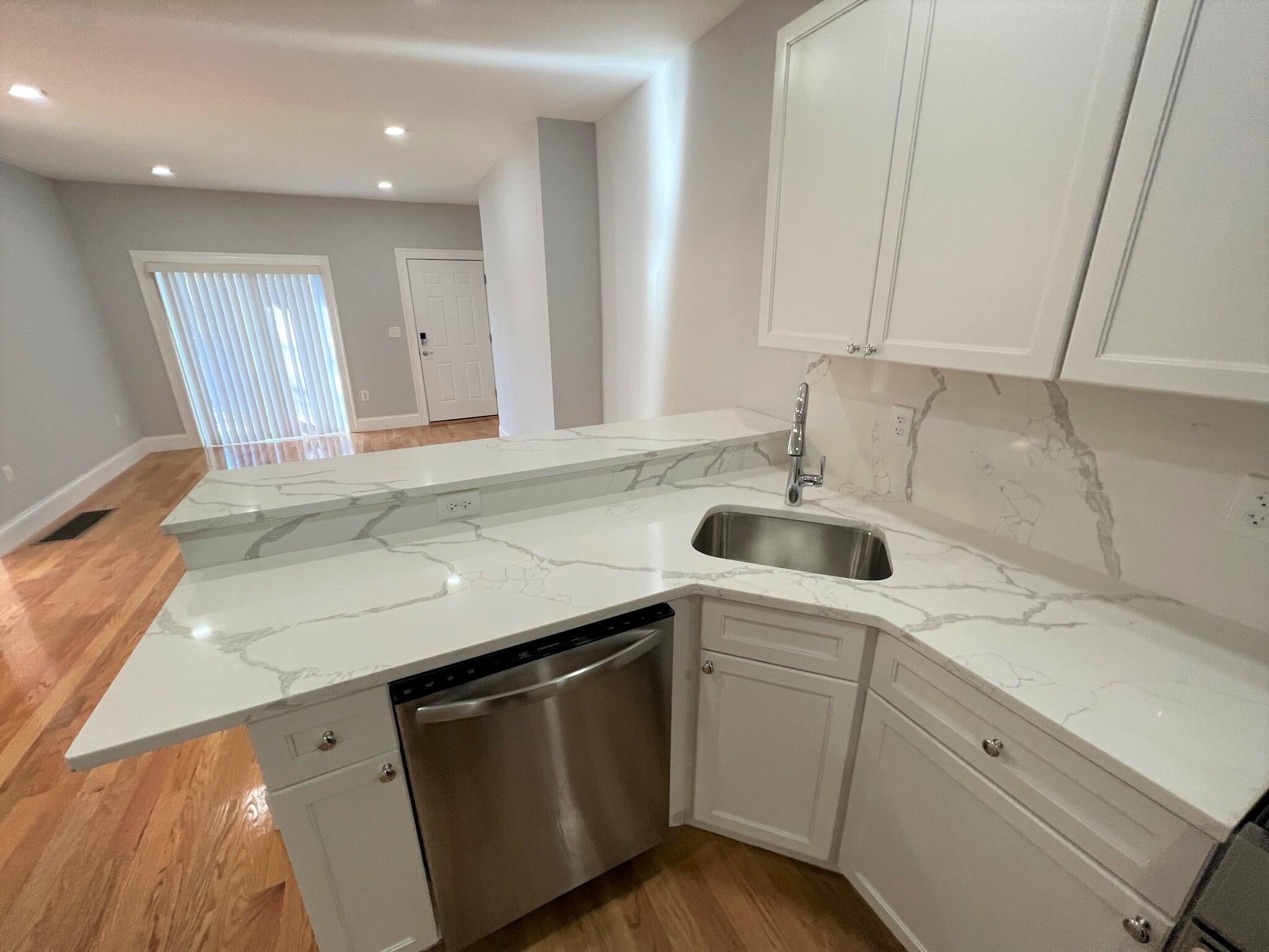 372 Oxford St, Porter Square