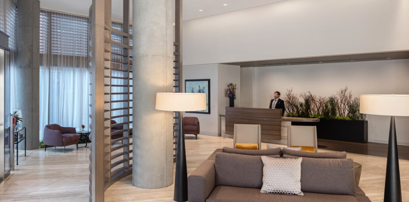 30 Dalton St, Back Bay