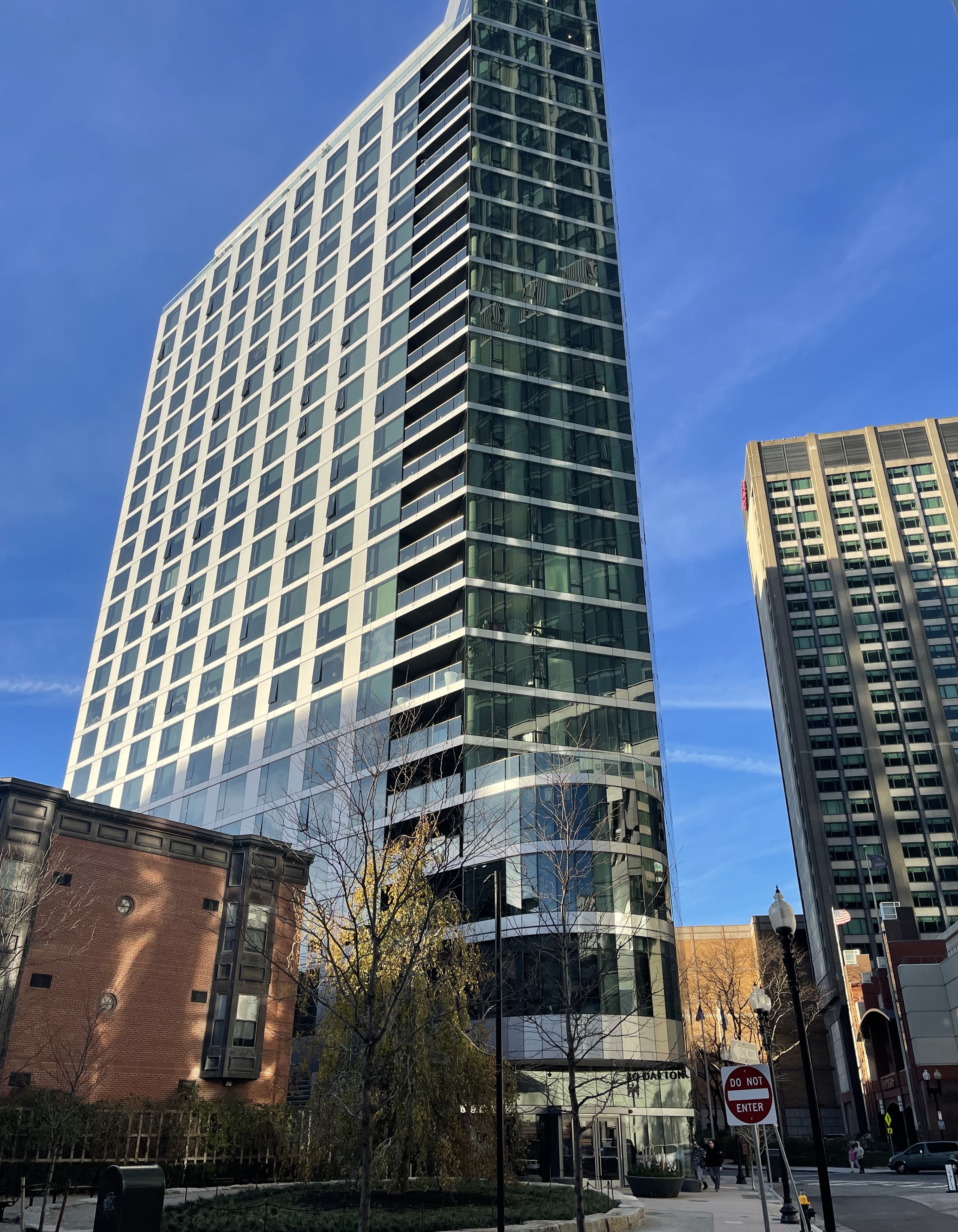 30 Dalton St, Back Bay