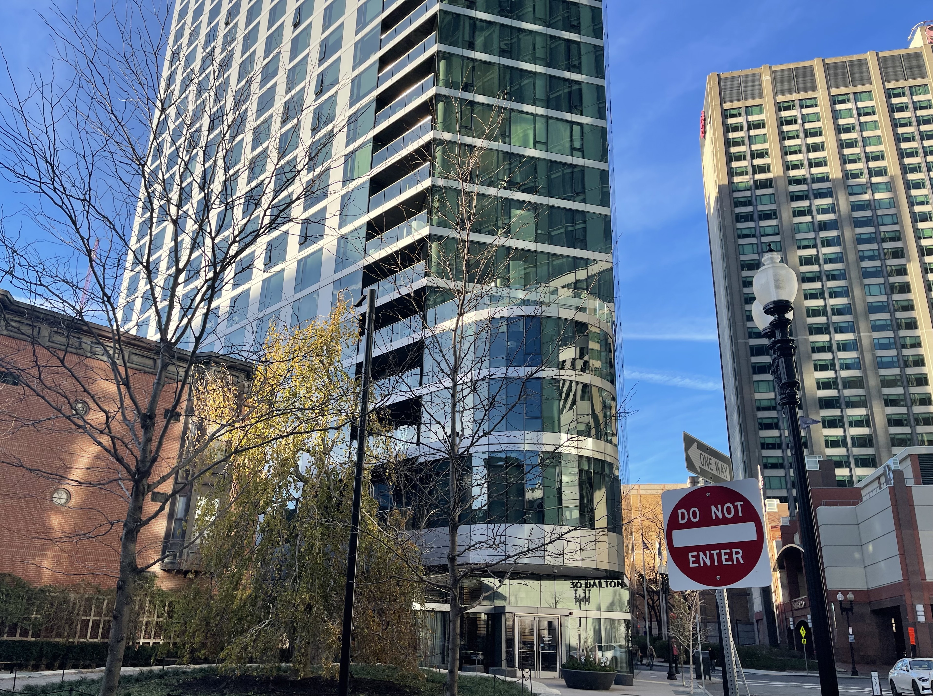 30 Dalton St, Back Bay