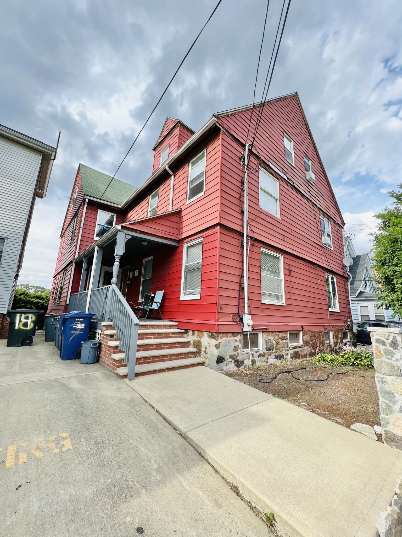 14 Pratt St, Allston