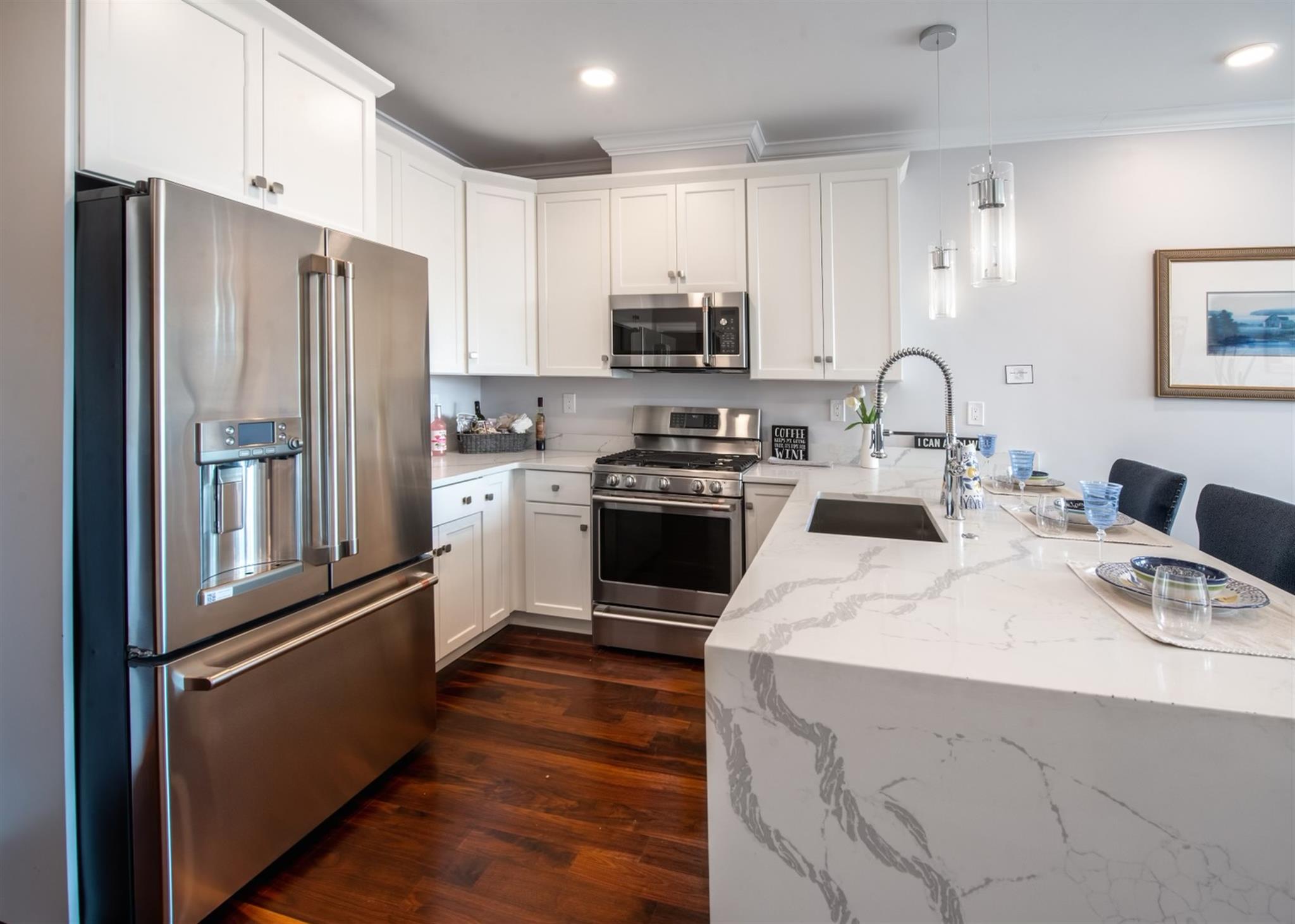 519 Broadway, Magoun Square