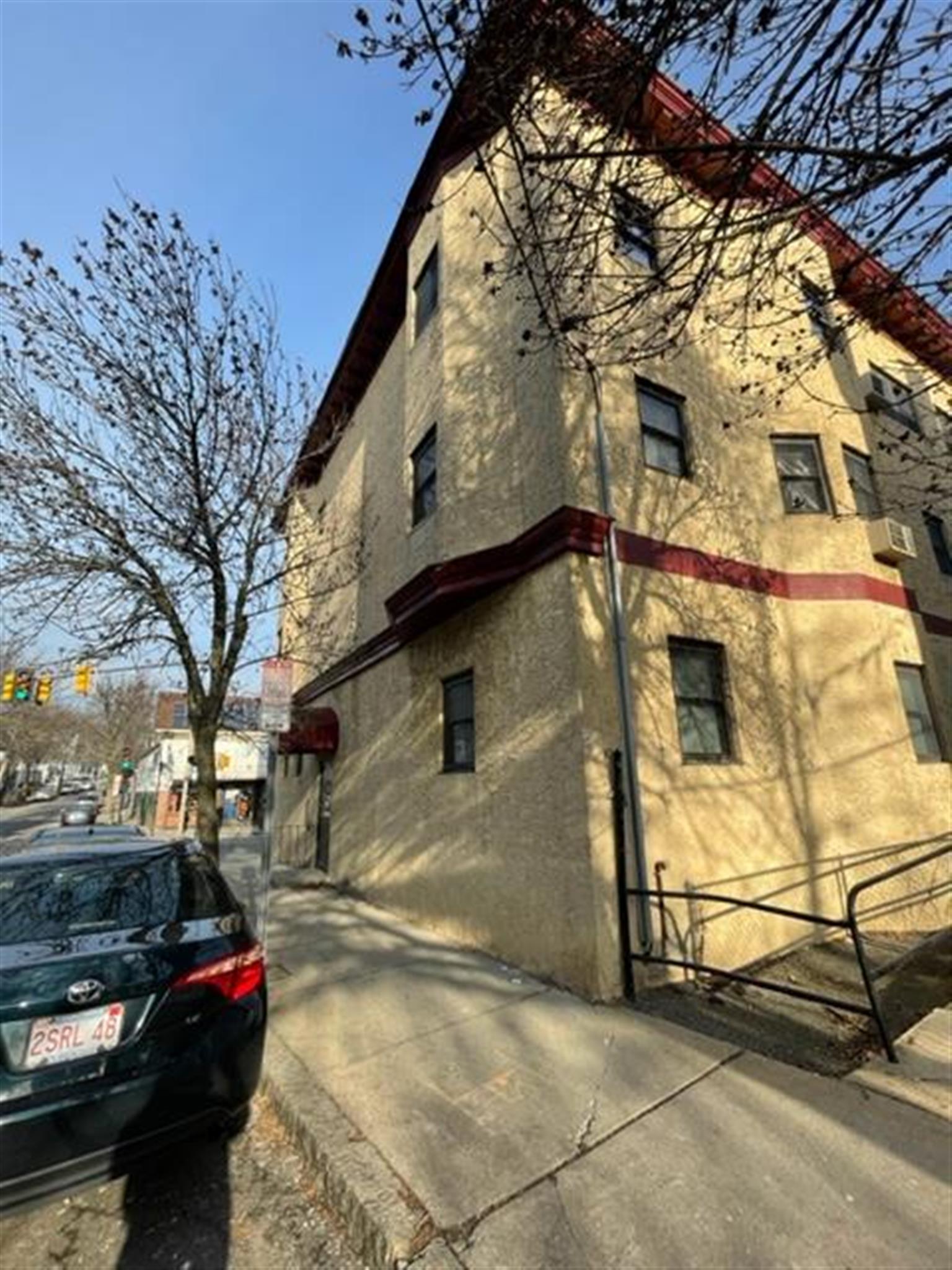 111 Walnut St, Winter Hill