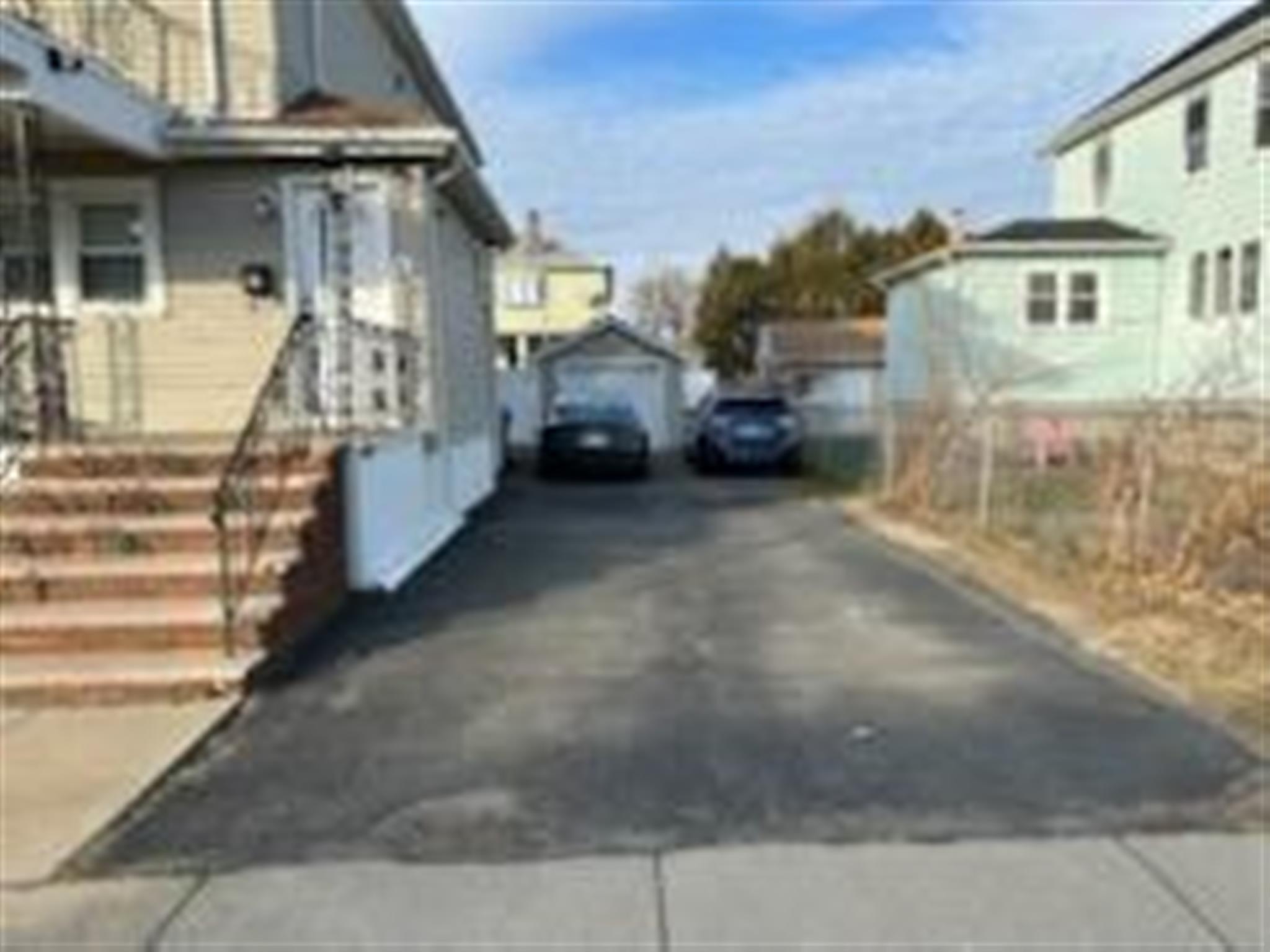 84 Billings Ave, Medford