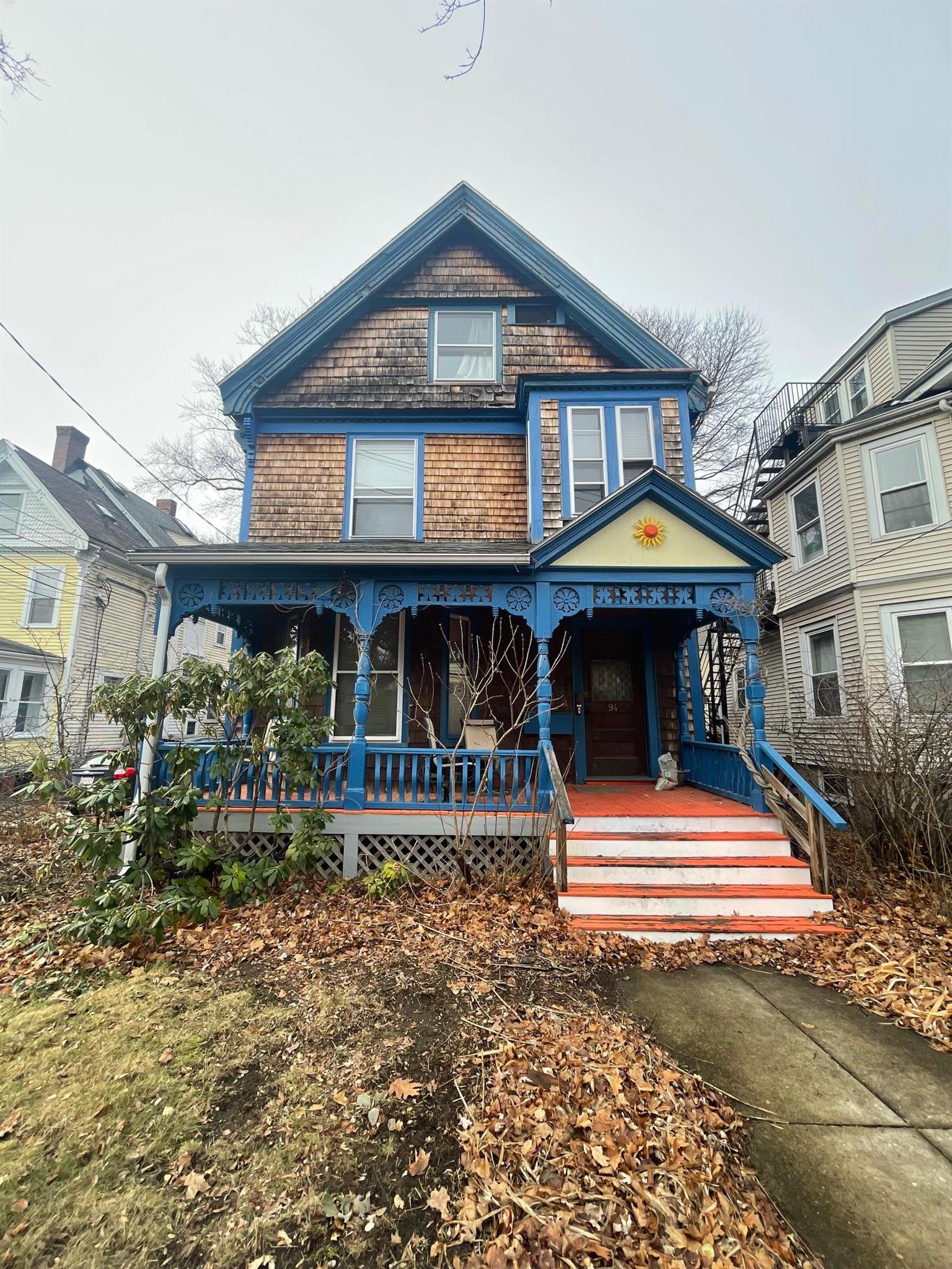 94 College Ave, Davis Square