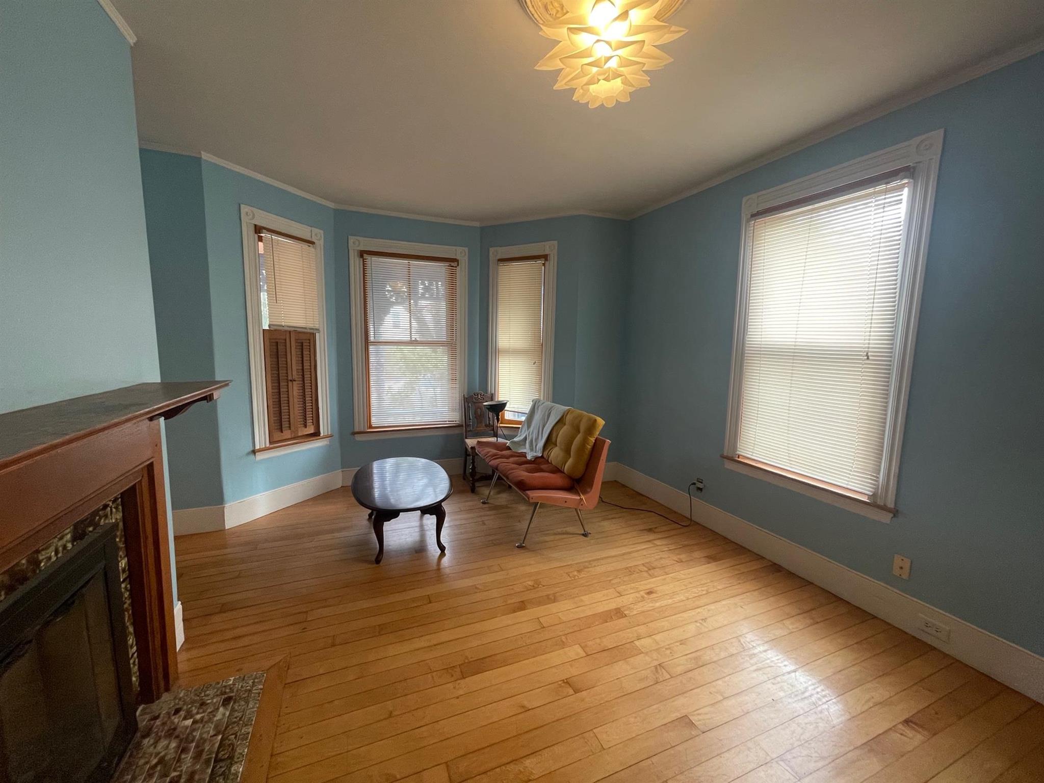 94 College Ave, Davis Square