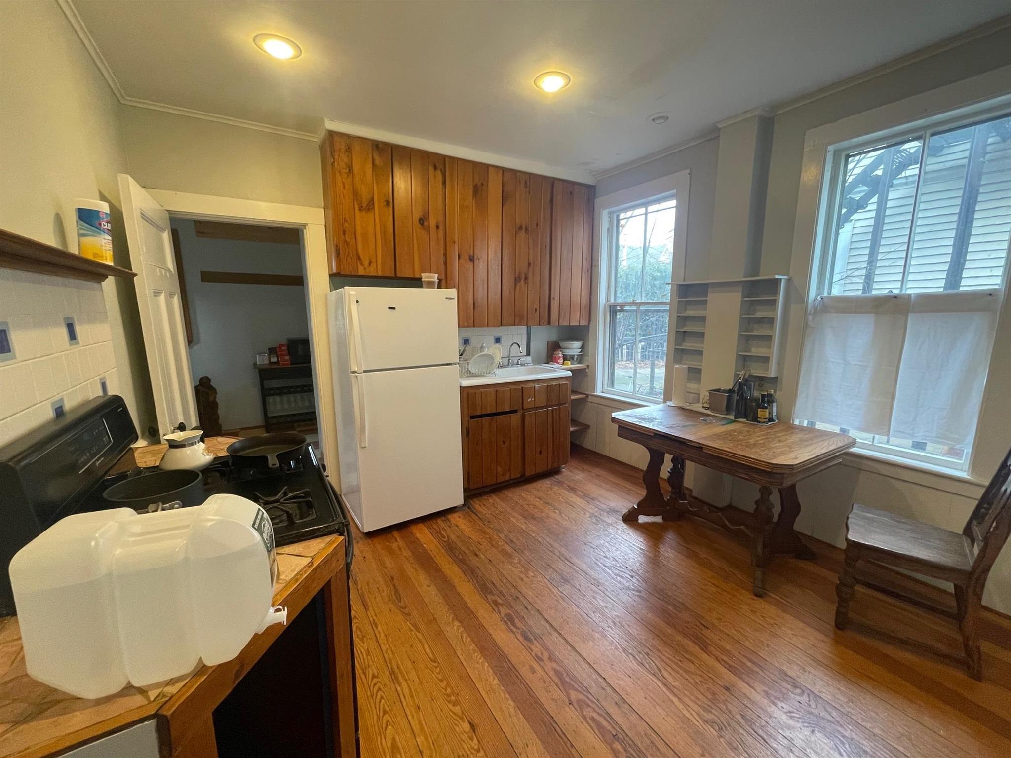 94 College Ave, Davis Square