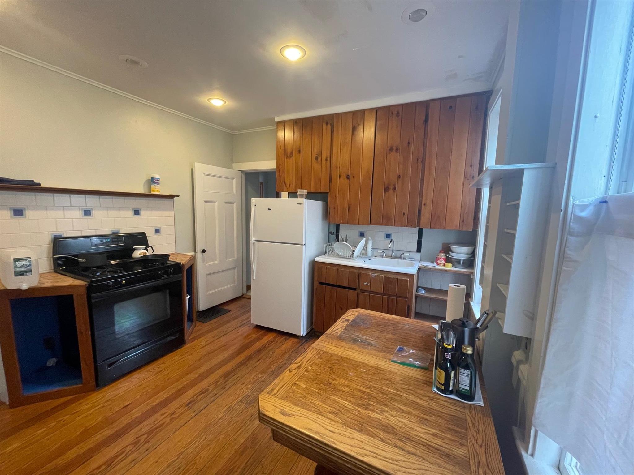 94 College Ave, Davis Square