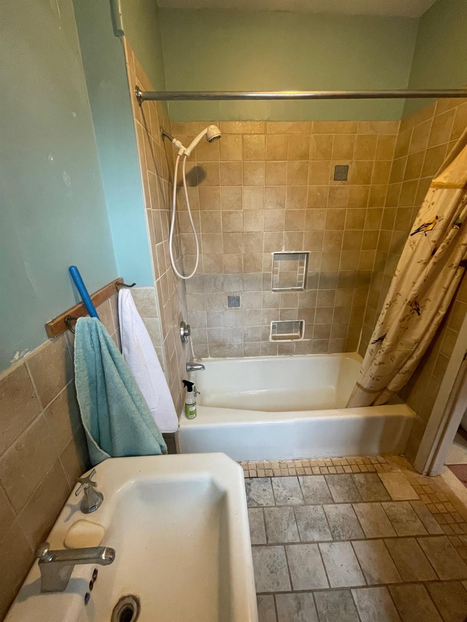 94 College Ave, Davis Square