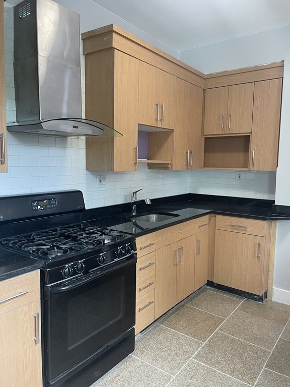 3103 Washington St, Jamaica Plain