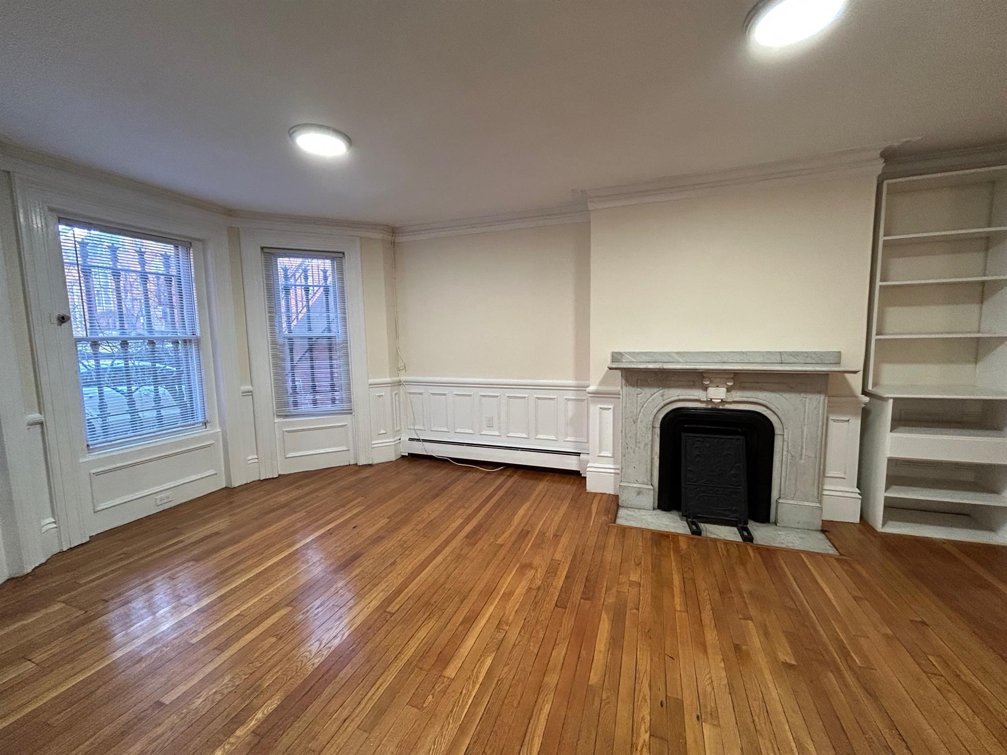 16 Yarmouth St, Back Bay