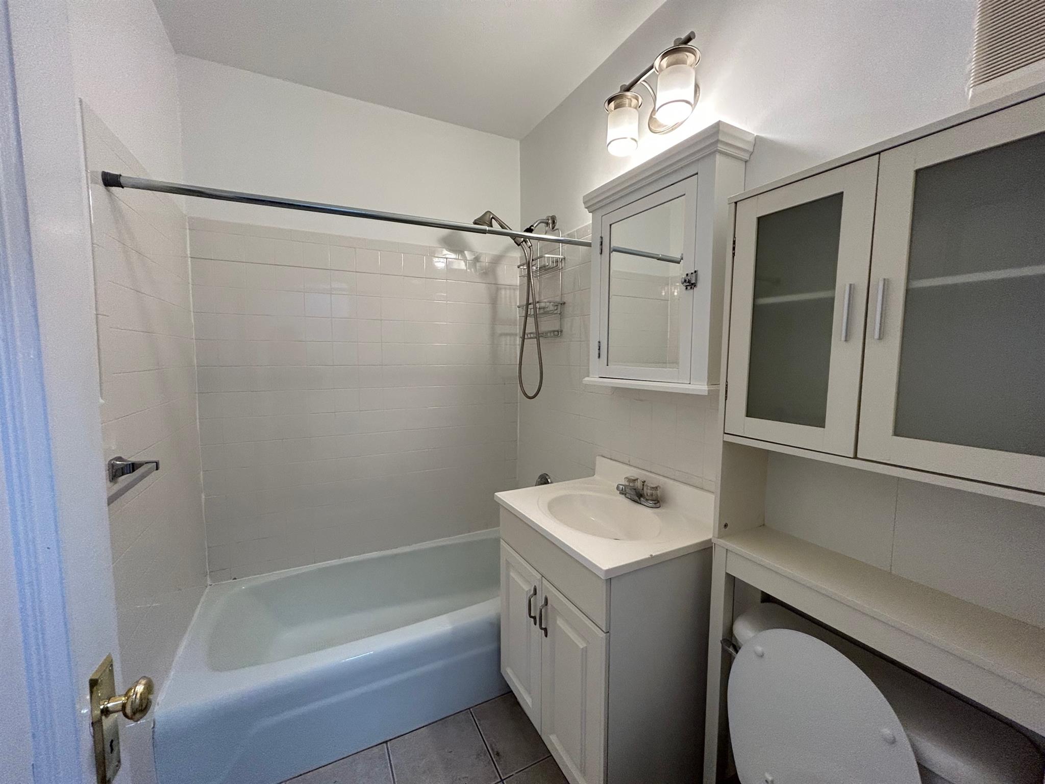 16 Yarmouth St, Back Bay