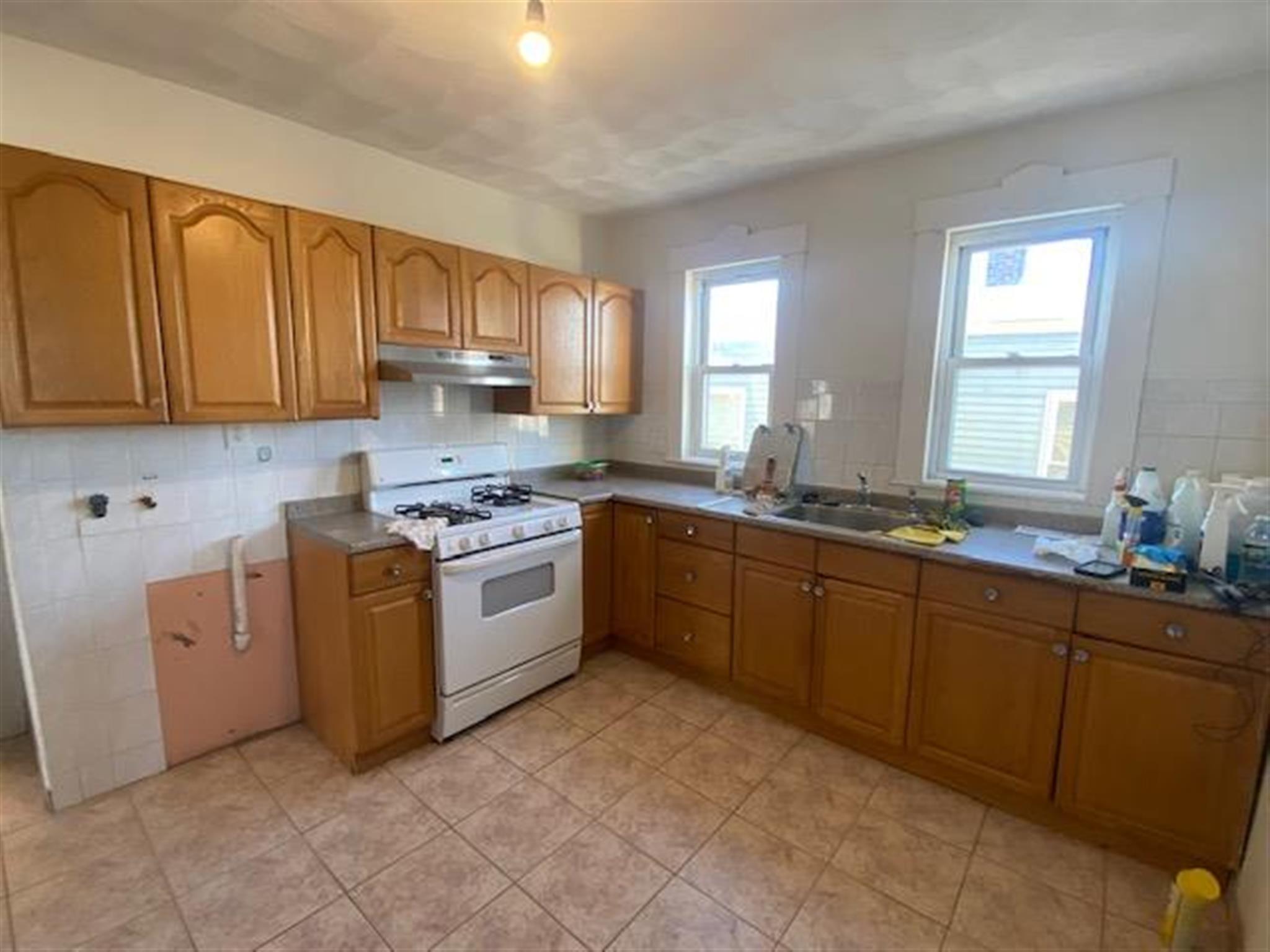 59 Conwell Ave, Davis Square